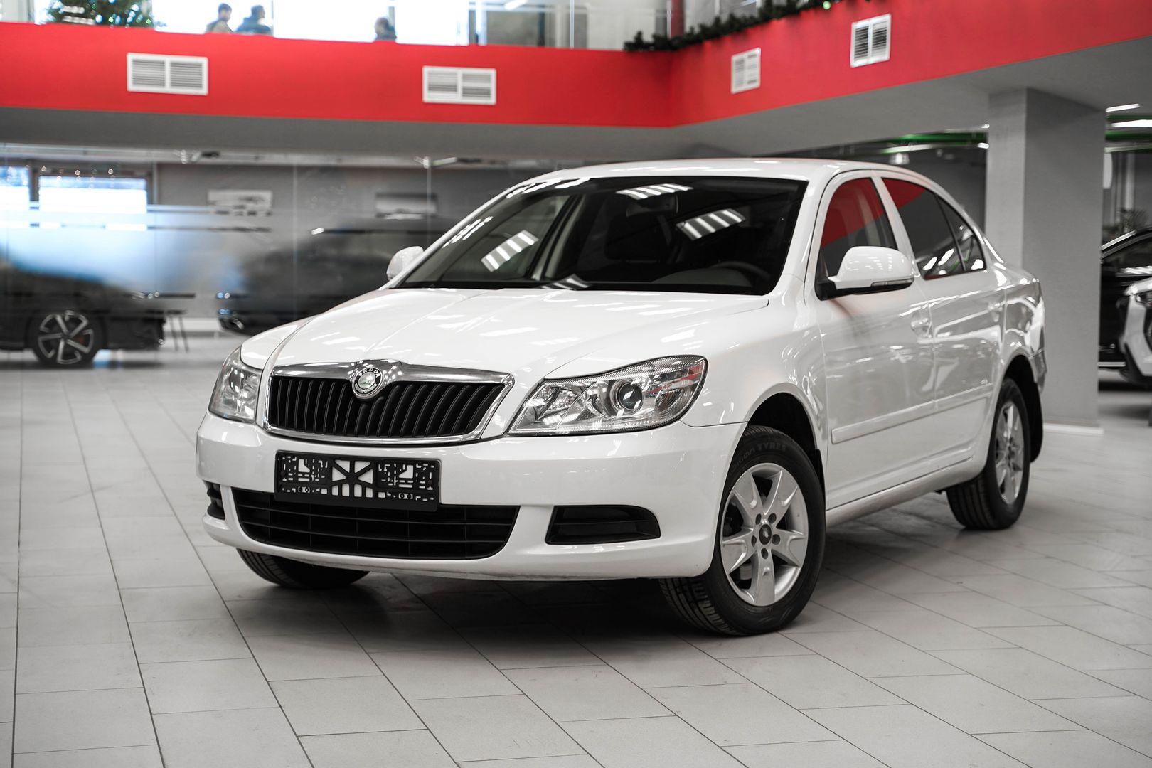Skoda Octavia 2013, белый, ДЦ Орехово