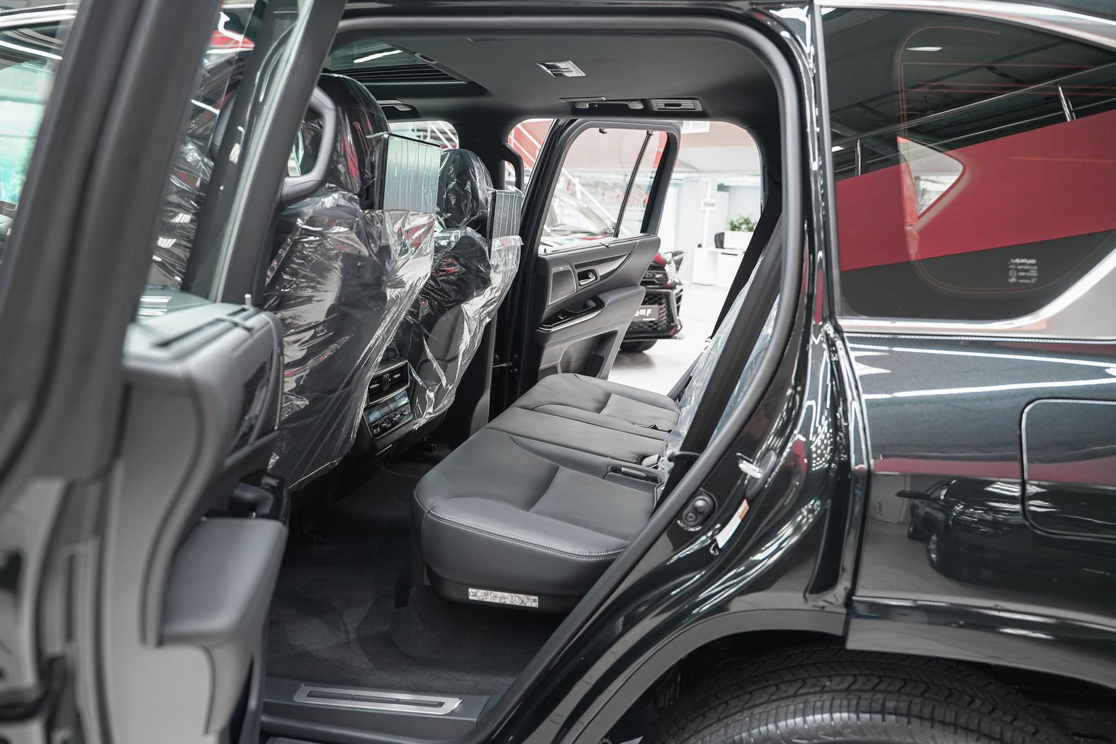 Lexus LX 2024, черный, ДЦ Орехово