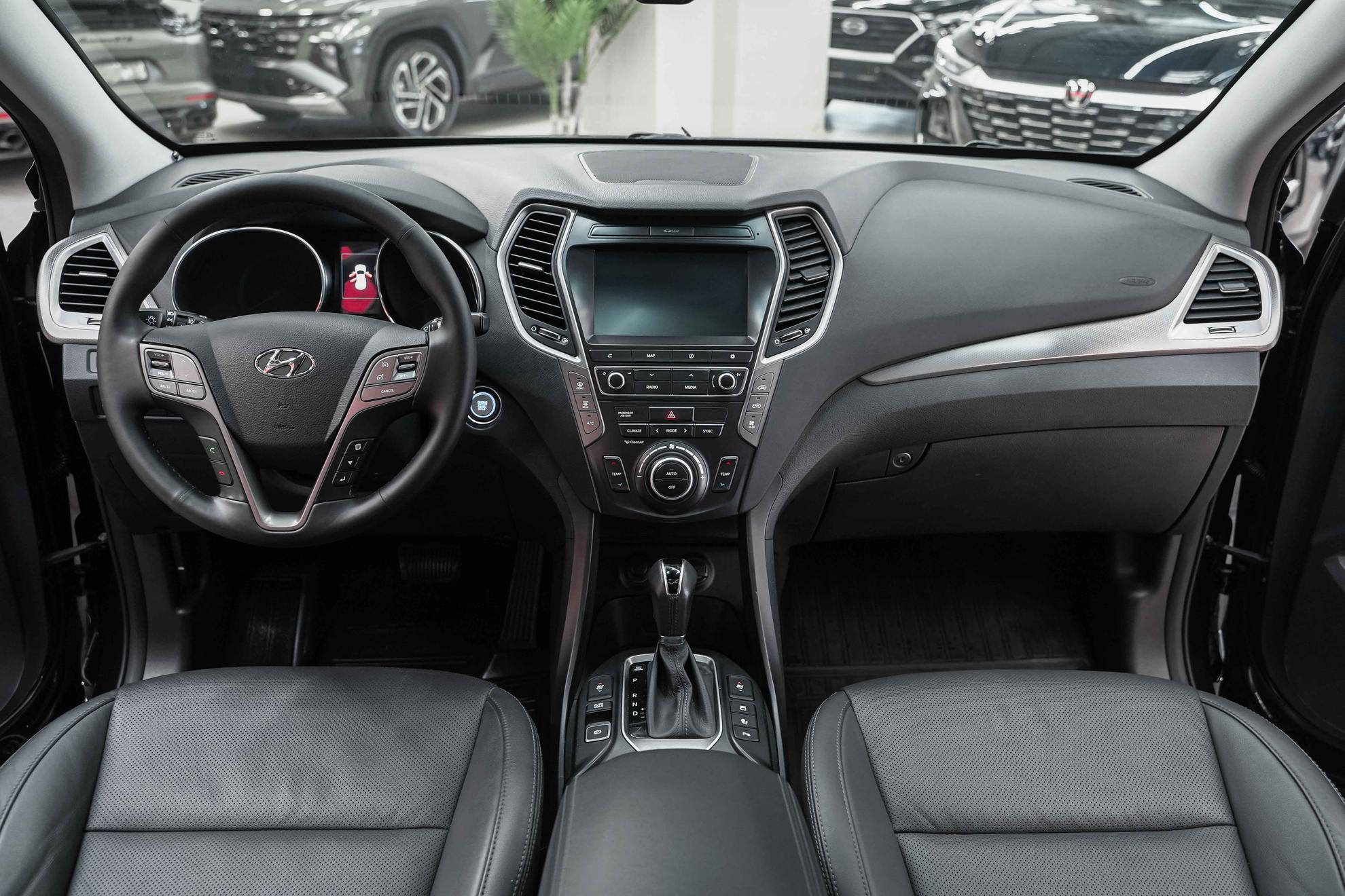 Hyundai Santa Fe 2017, черный, ДЦ Орехово