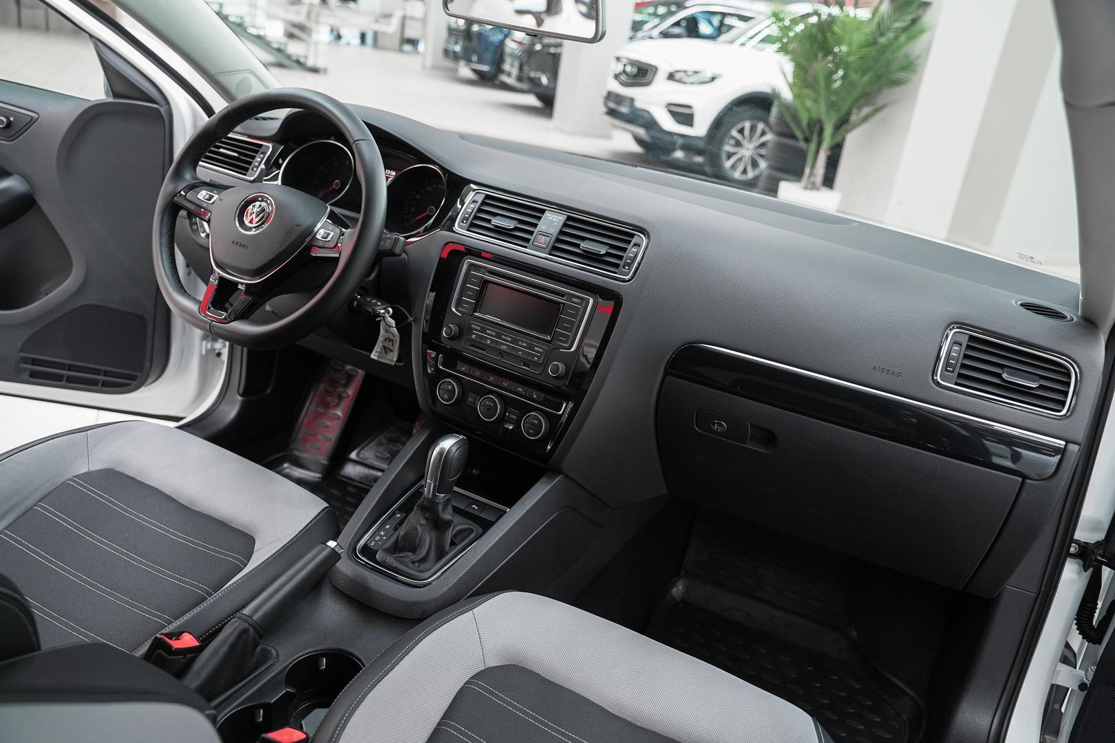Volkswagen Jetta 2016, белый, ДЦ Орехово