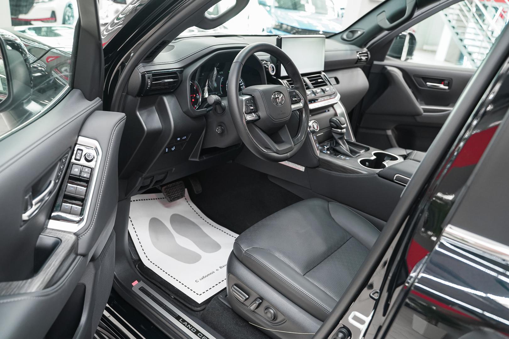 Toyota Land Cruiser 2024, черный, ДЦ Орехово