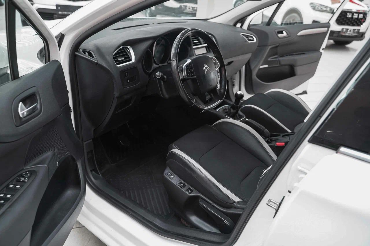 Citroen C4 2012, белый, ДЦ Орехово