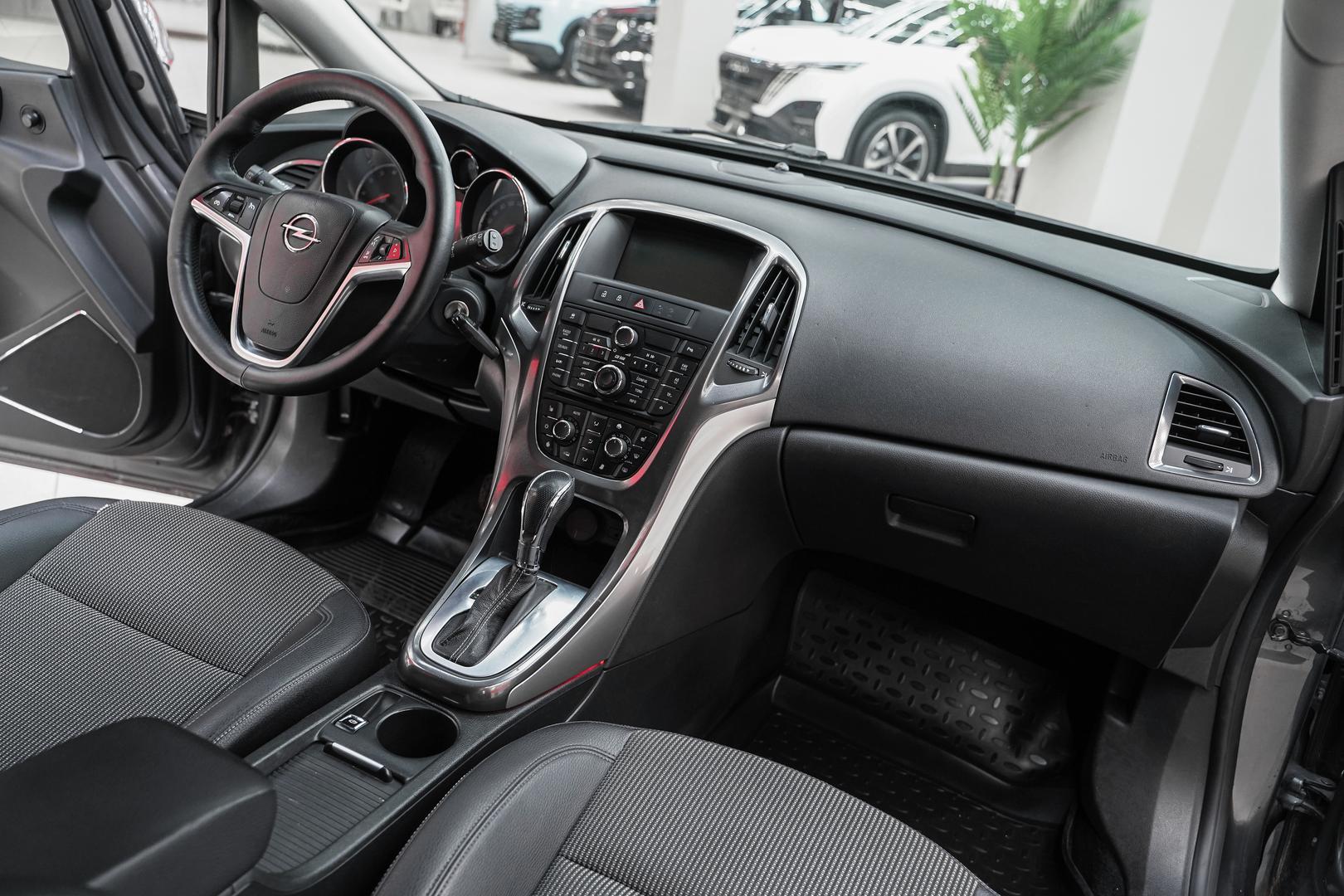 Opel Astra 2011, серый, ДЦ Орехово