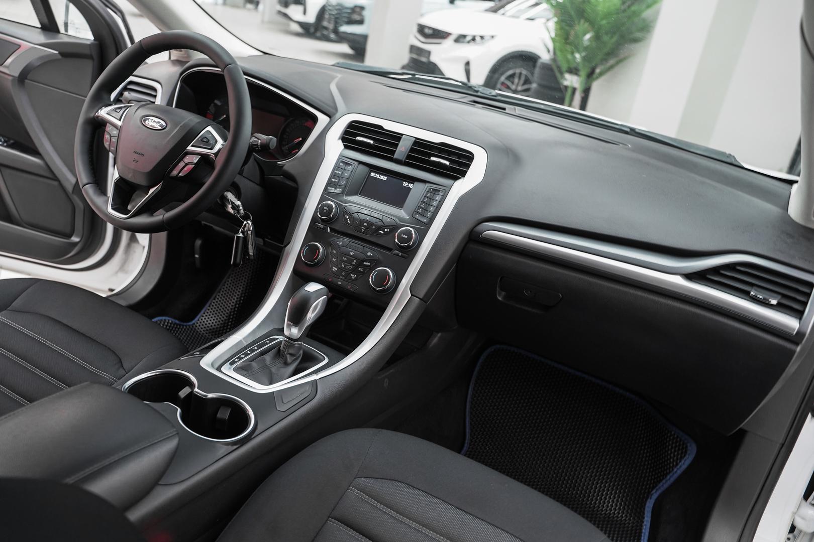 Ford Mondeo 2015, белый, ДЦ Орехово