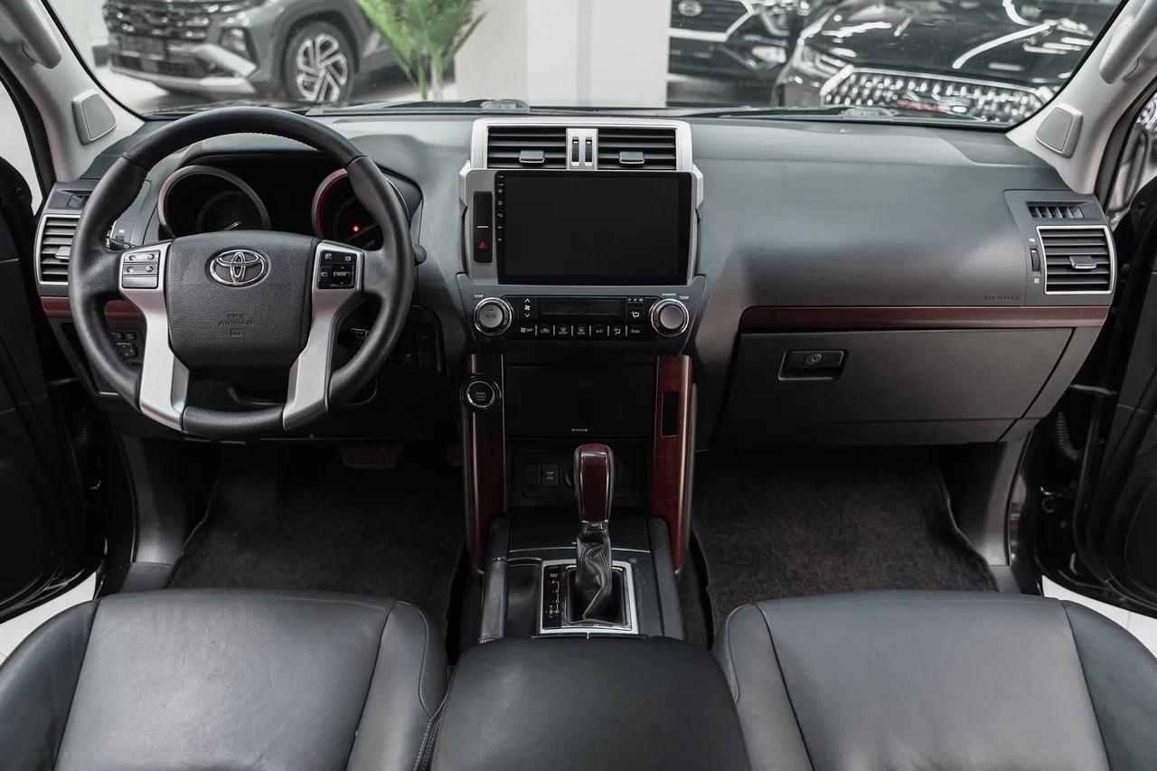 Toyota Land Cruiser Prado 2016, черный, ДЦ Орехово