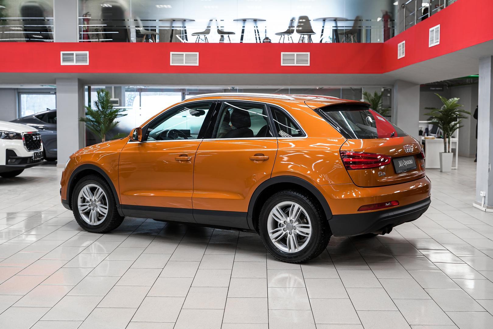 Audi Q3 2012, оранжевый, ДЦ Орехово