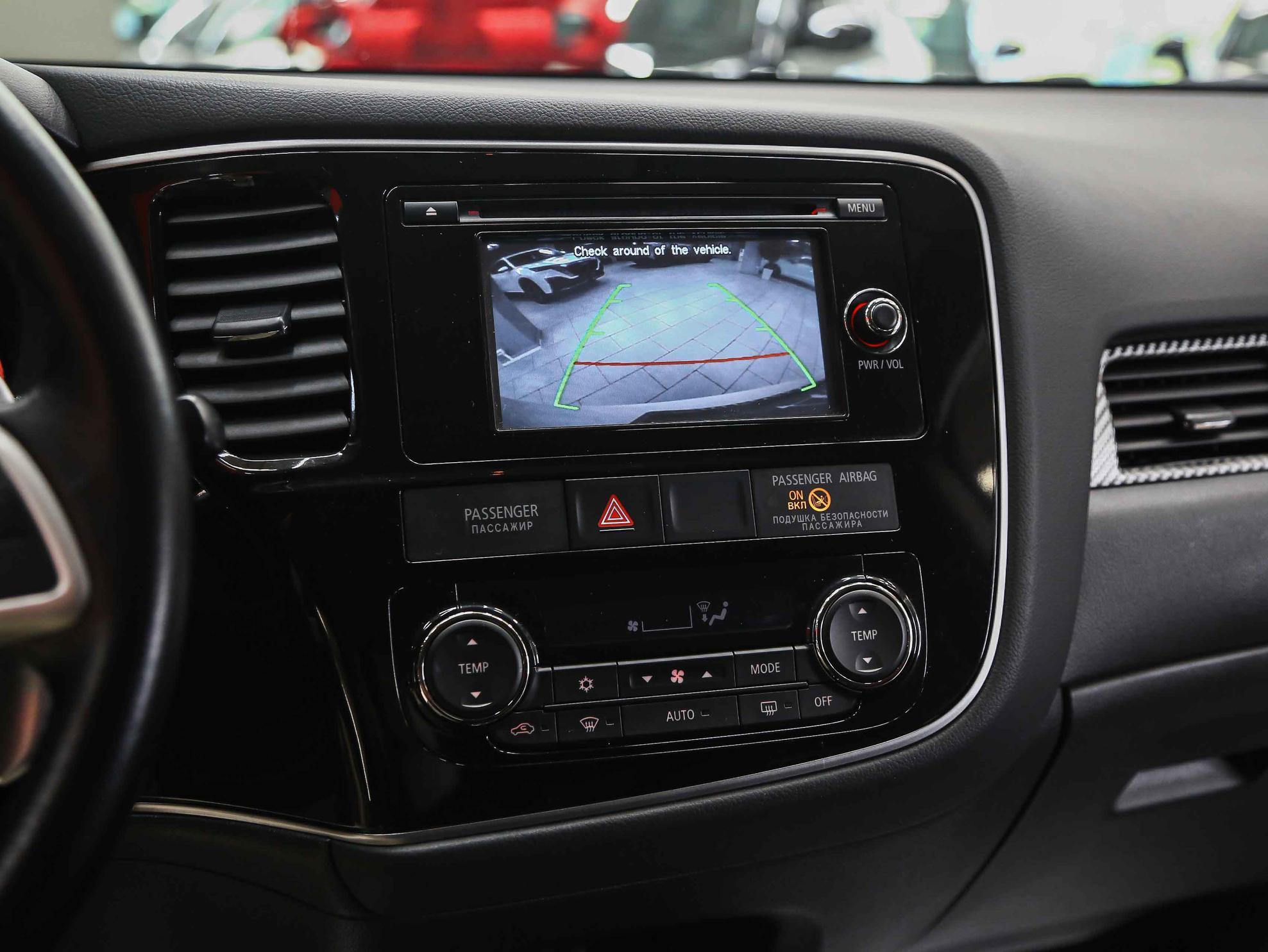 Mitsubishi Outlander 2012, белый, ДЦ Орехово
