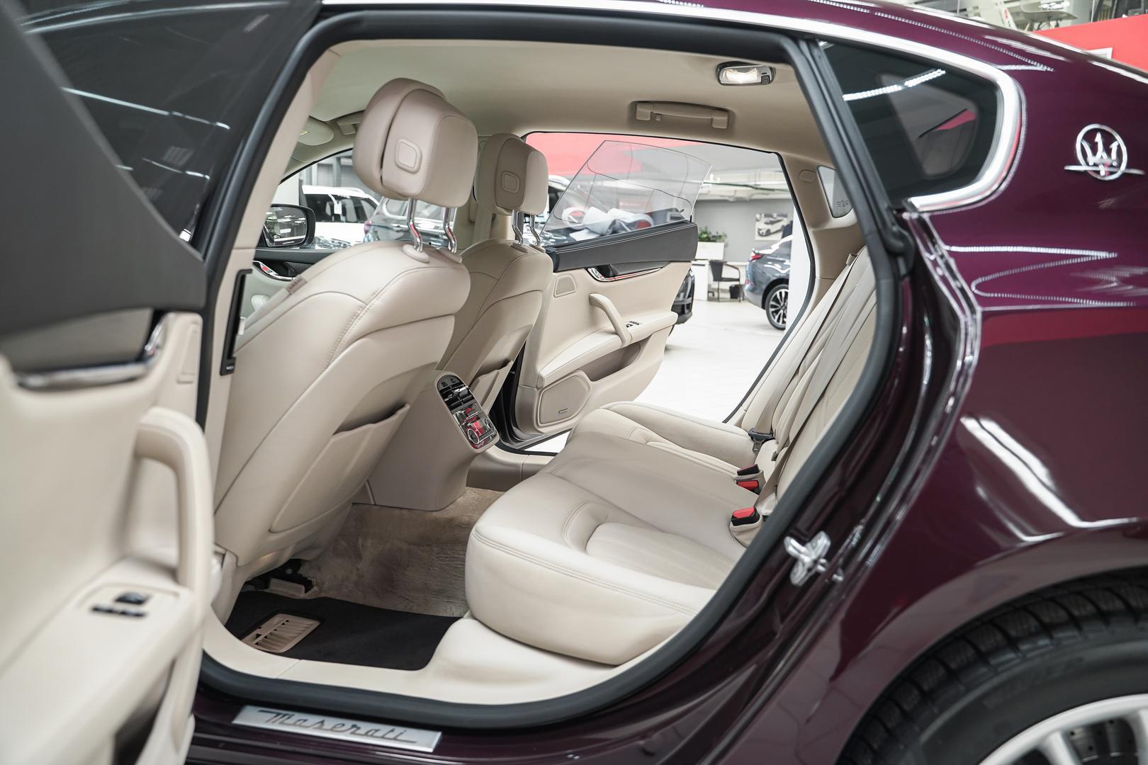 Maserati Quattroporte 2015, пурпурный, ДЦ Орехово