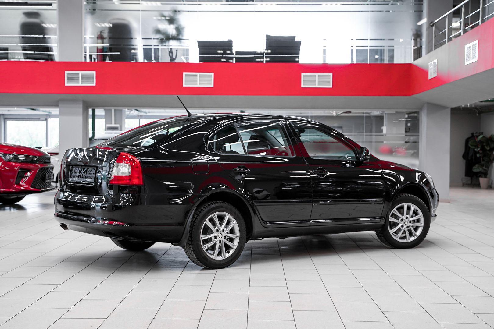 Skoda Octavia 2012, черный, ДЦ Орехово