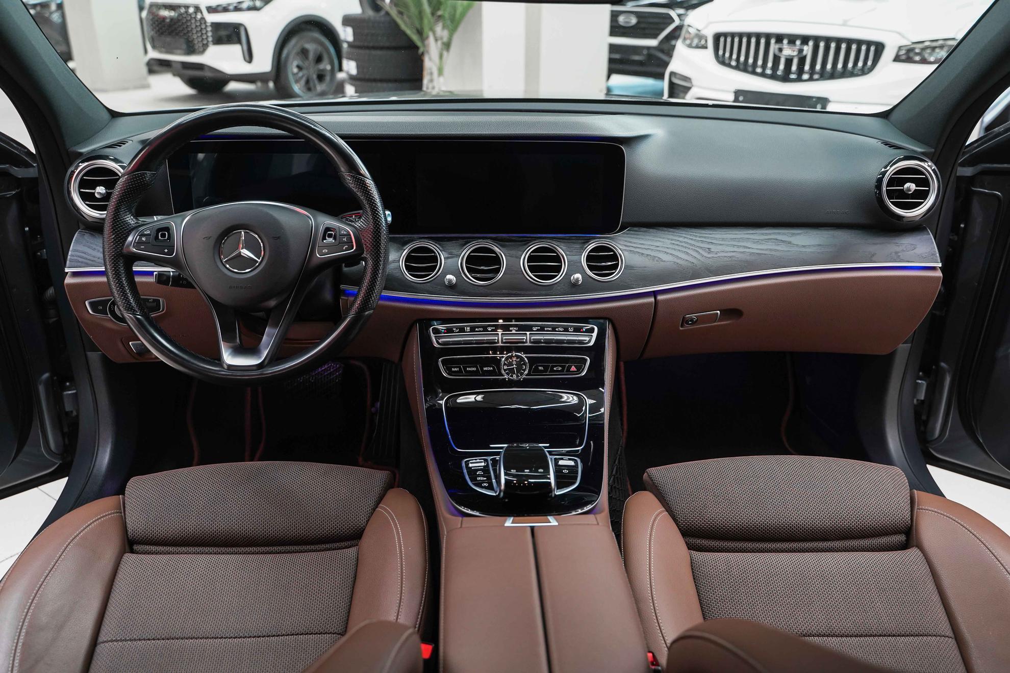 Mercedes-Benz E-Класс 2017, серый, ДЦ Орехово