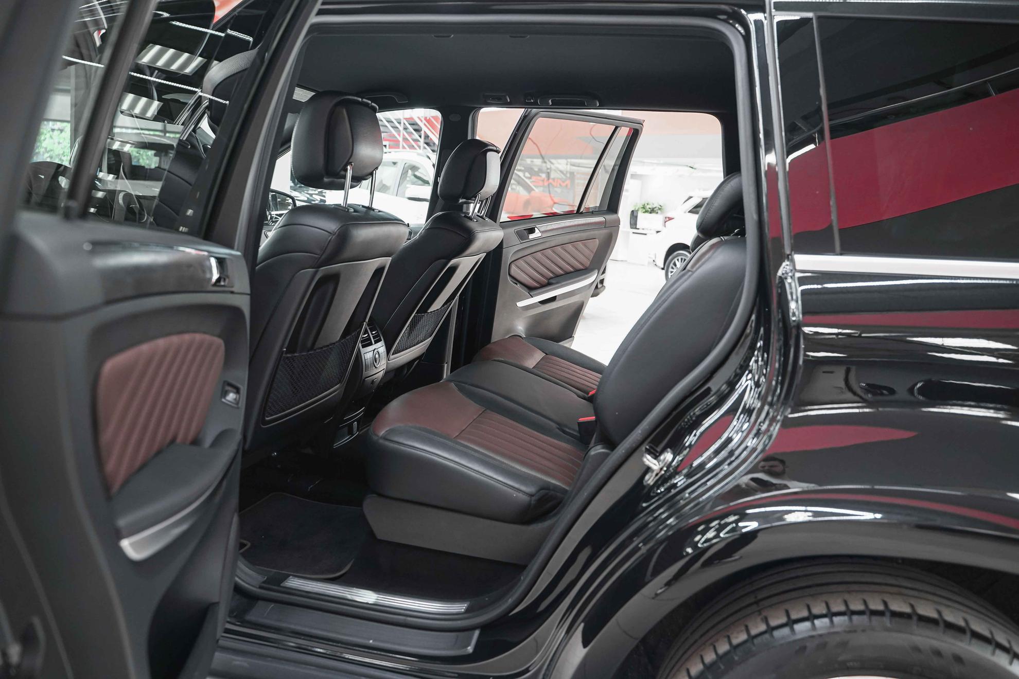 Mercedes-Benz GL-Класс 2011, черный, ДЦ Орехово