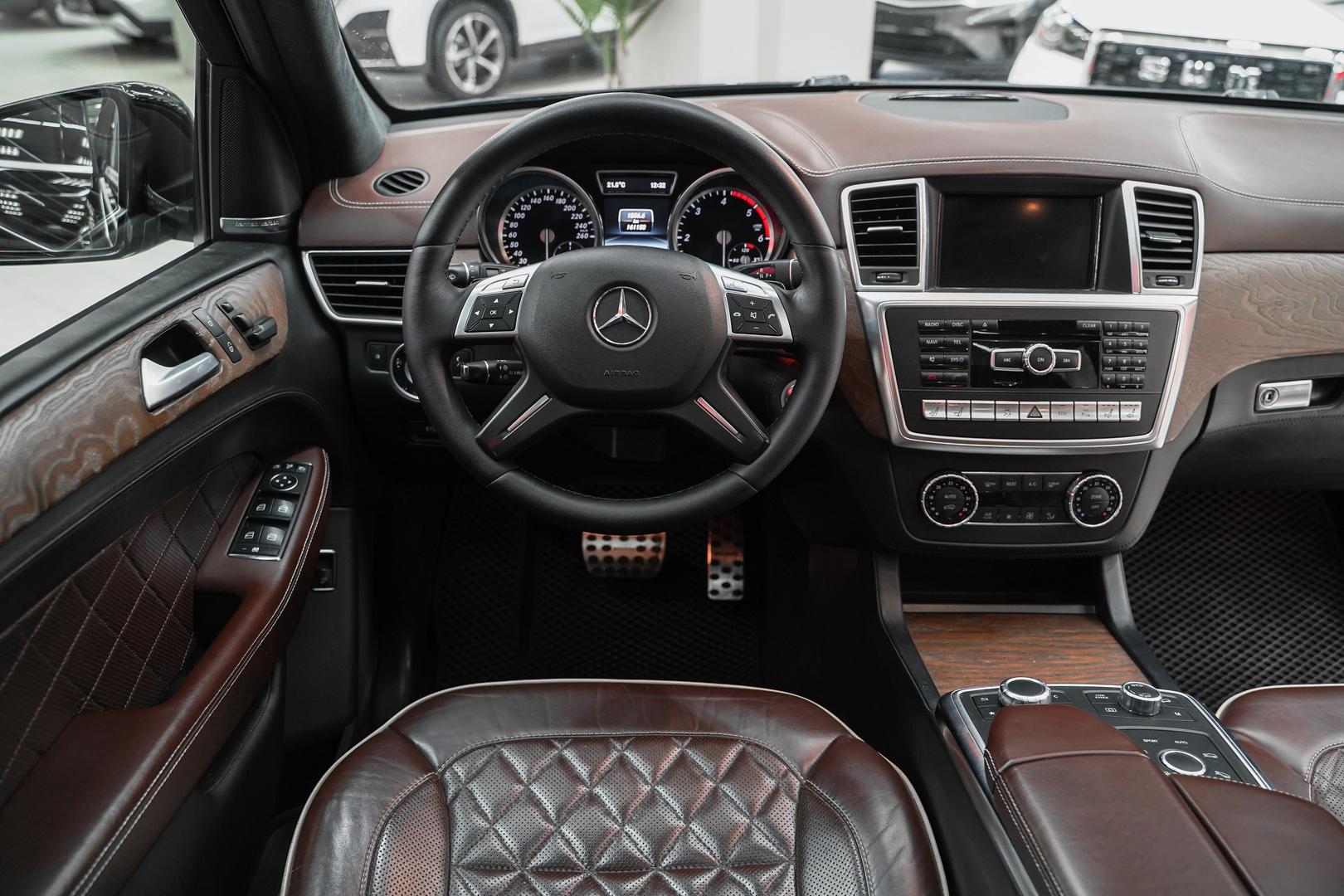 Mercedes-Benz M-Класс 2013, черный, ДЦ Орехово