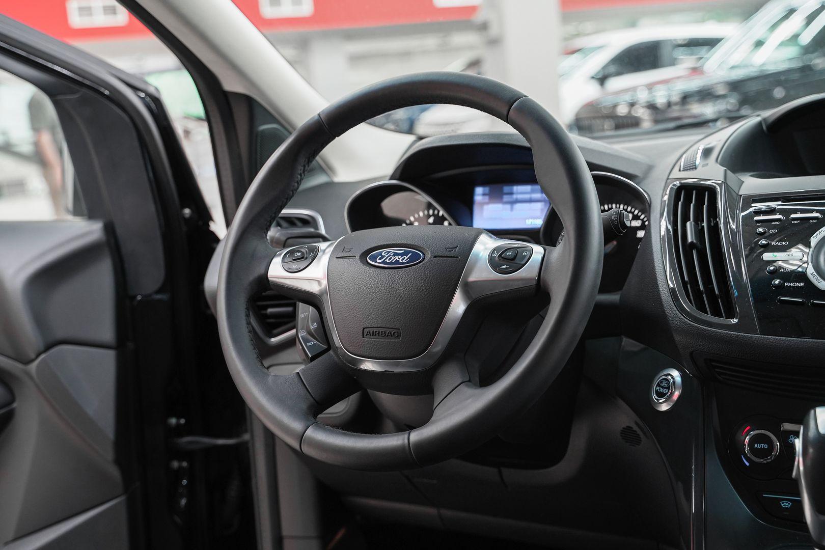 Ford Kuga 2013, черный, ДЦ Орехово