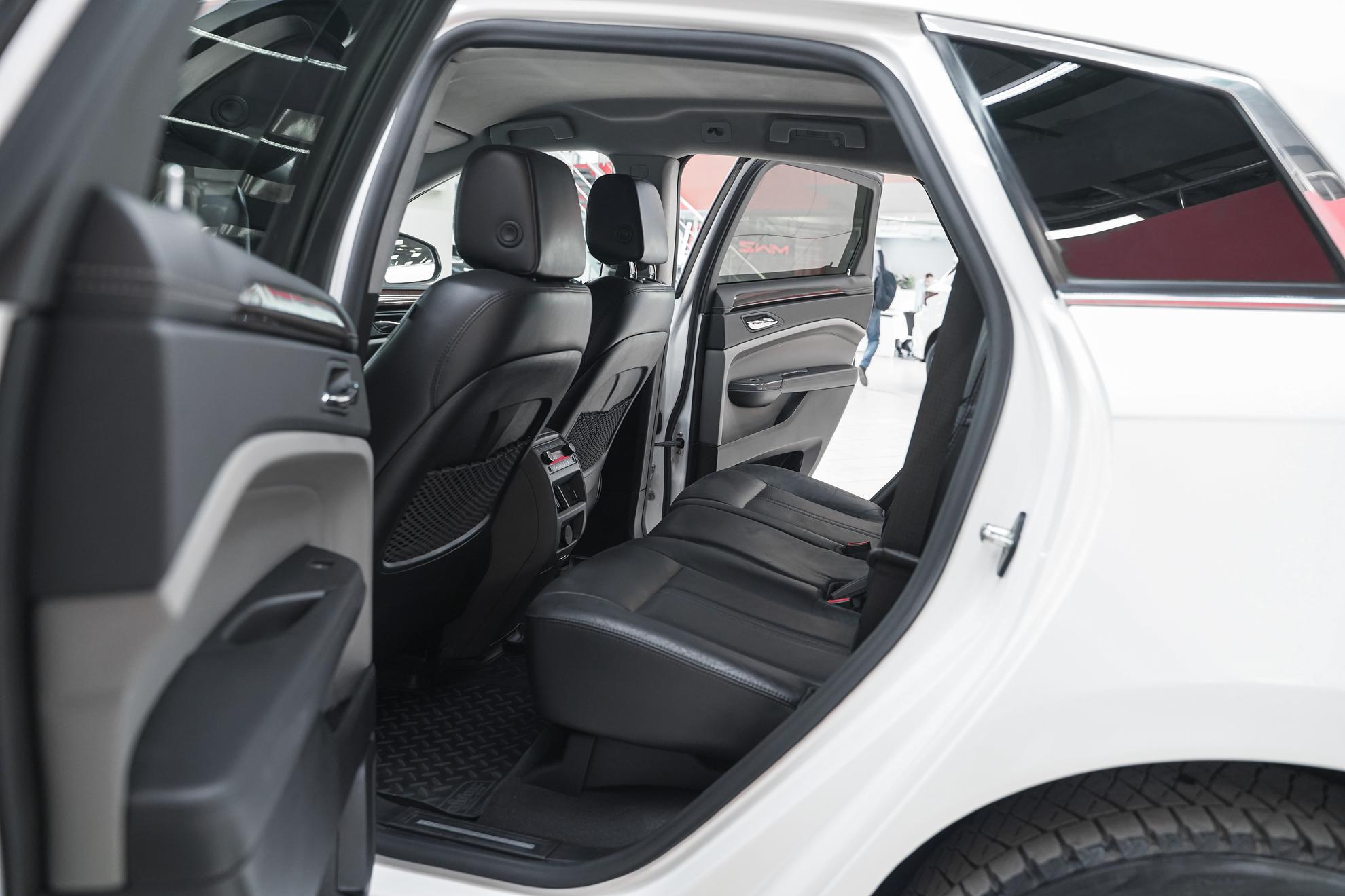 Cadillac SRX 2011, белый, ДЦ Орехово