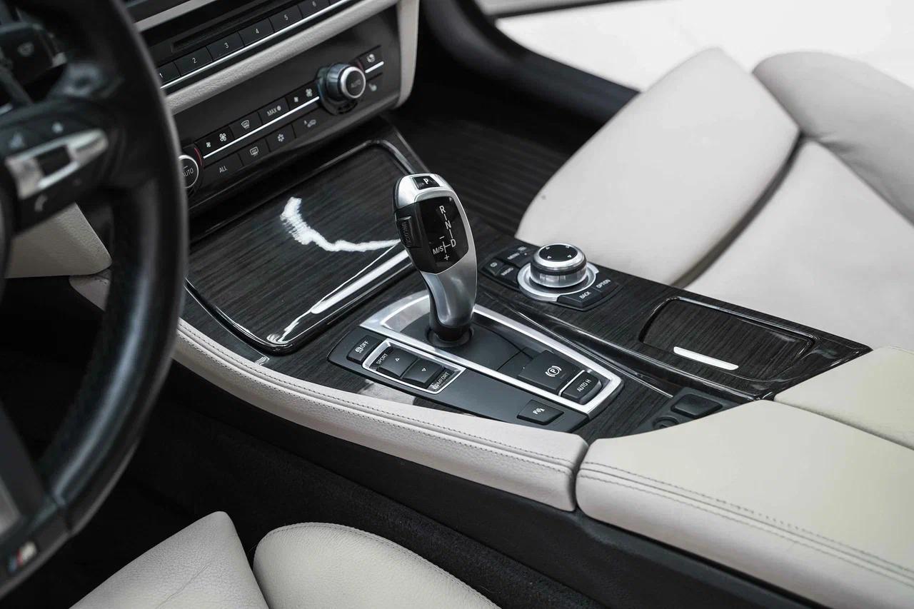 BMW 5 серии 2011, белый, ДЦ Орехово