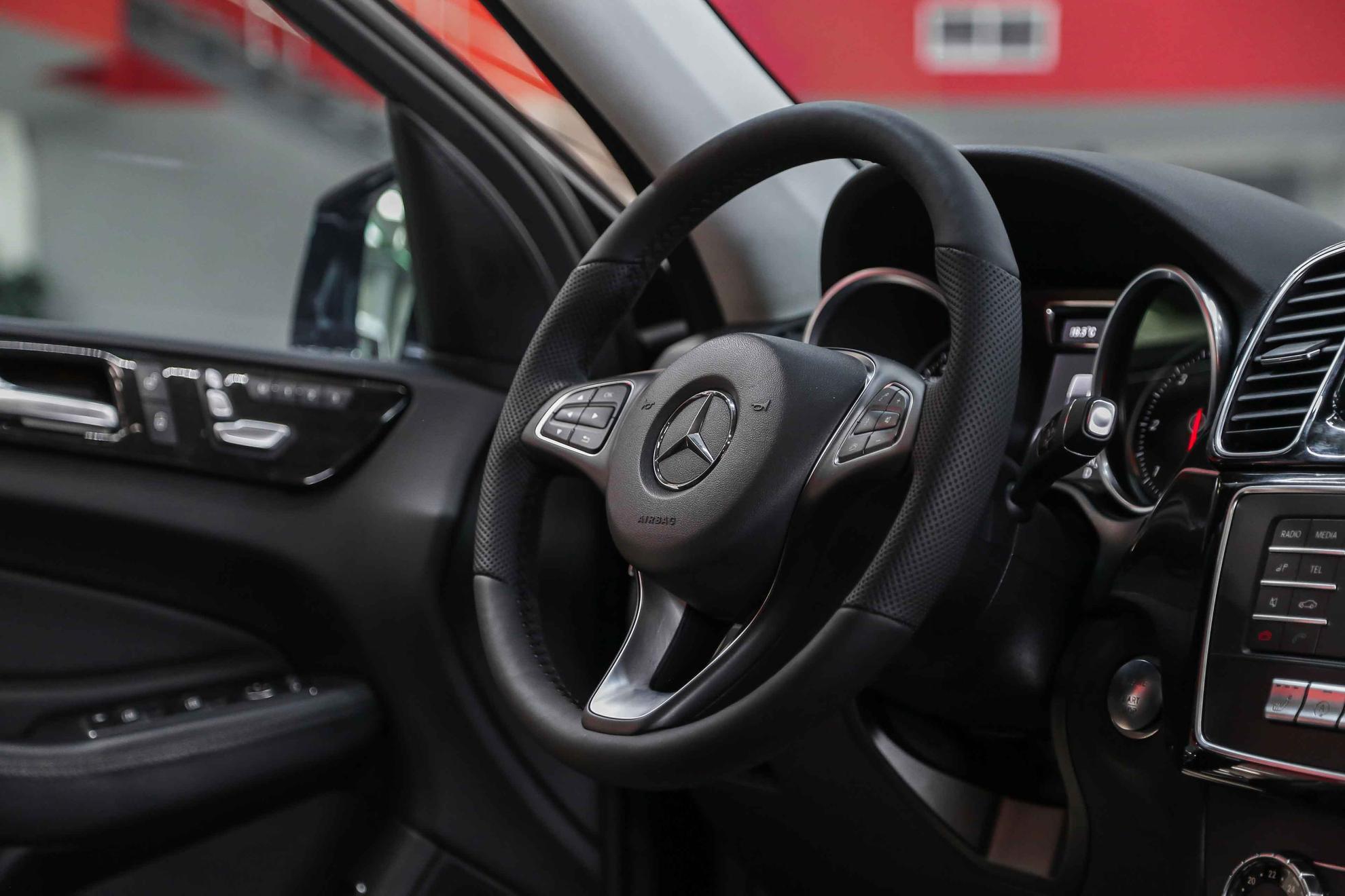 Mercedes-Benz GLE 2016, черный, ДЦ Орехово