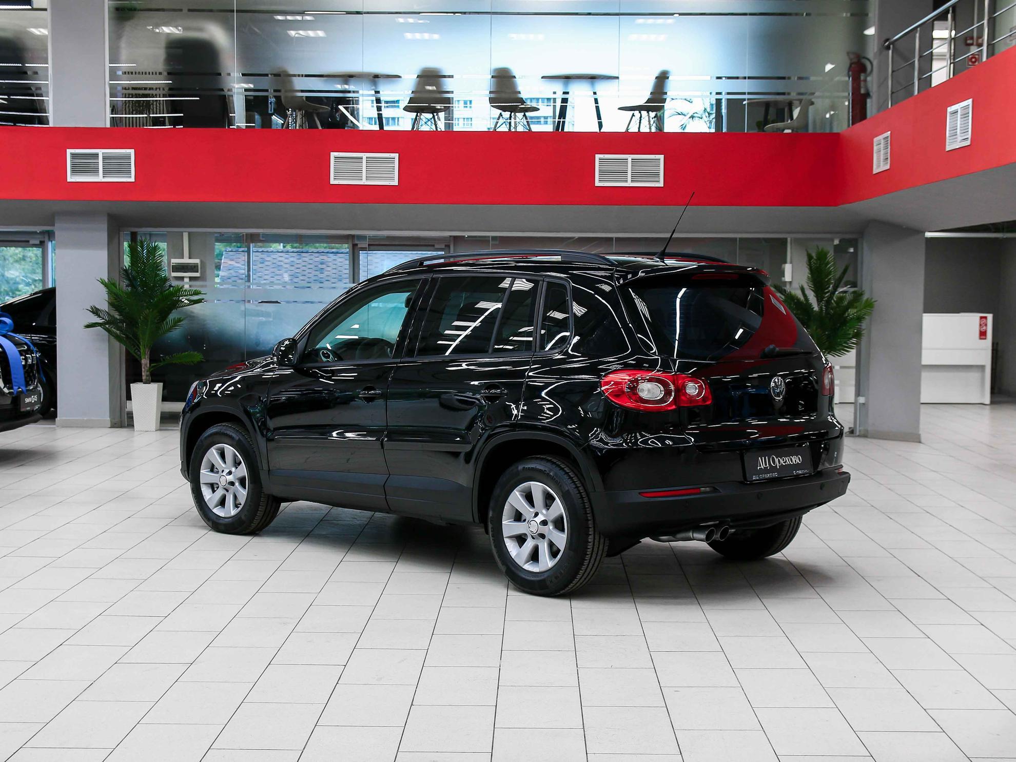 Volkswagen Tiguan 2009, черный, ДЦ Орехово