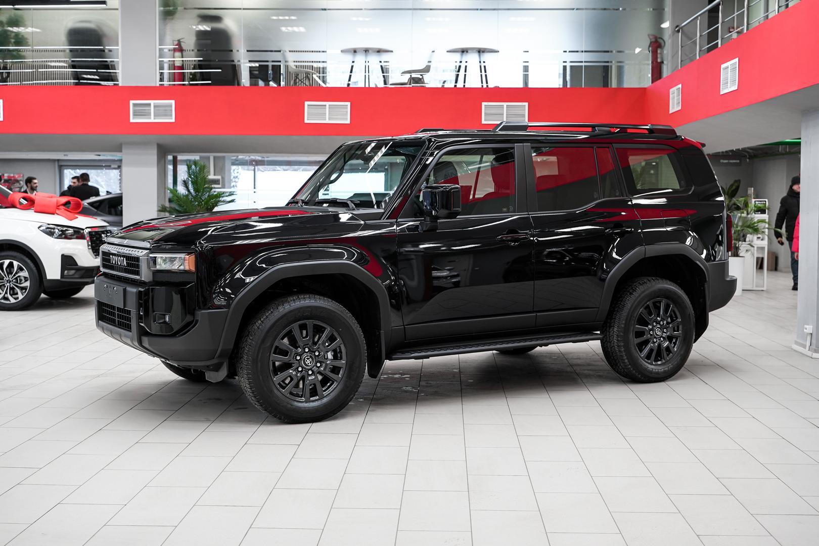 Toyota Land Cruiser Prado 2025, черный, ДЦ Орехово