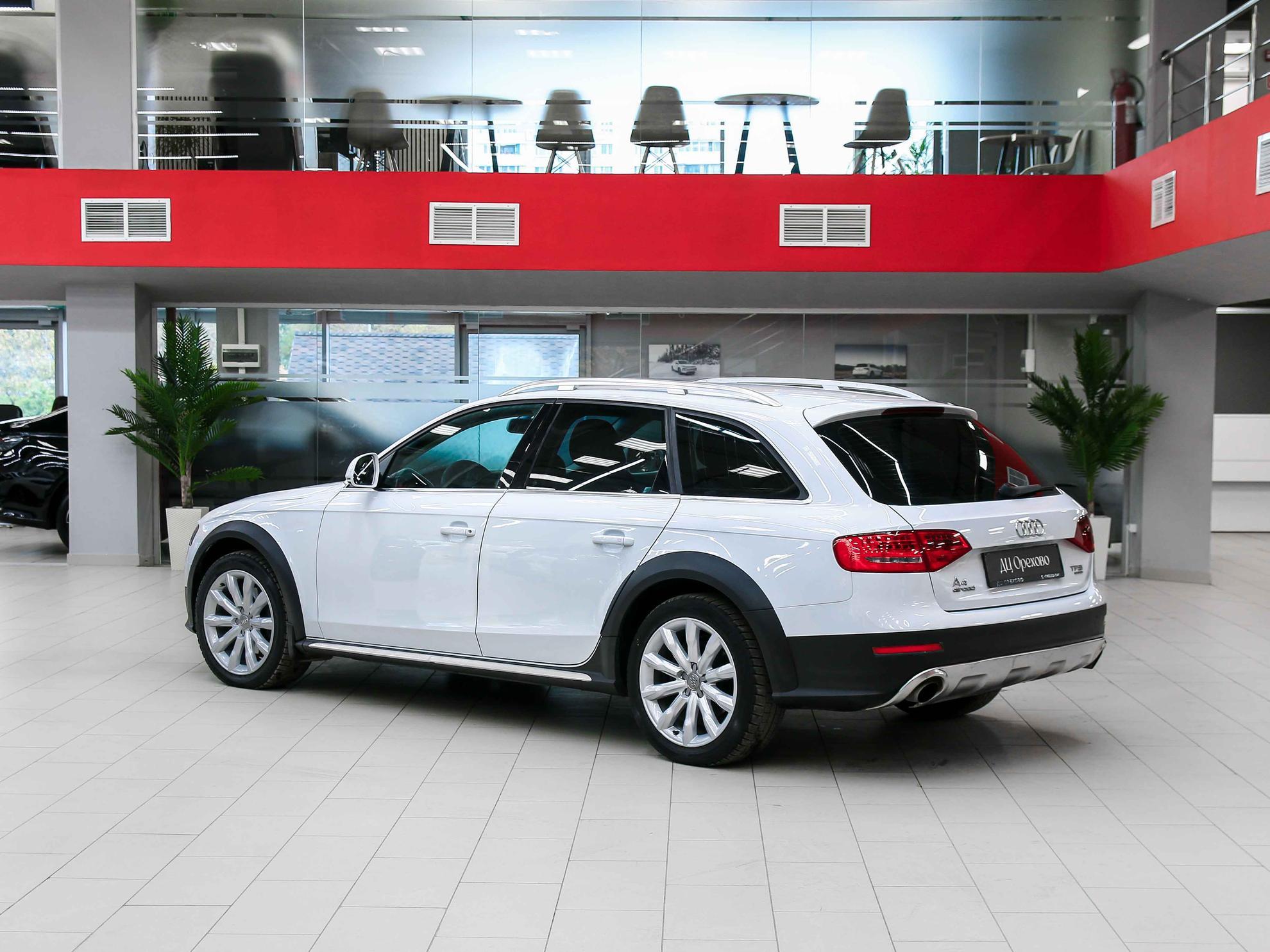 Audi A4 allroad 2011, белый, ДЦ Орехово