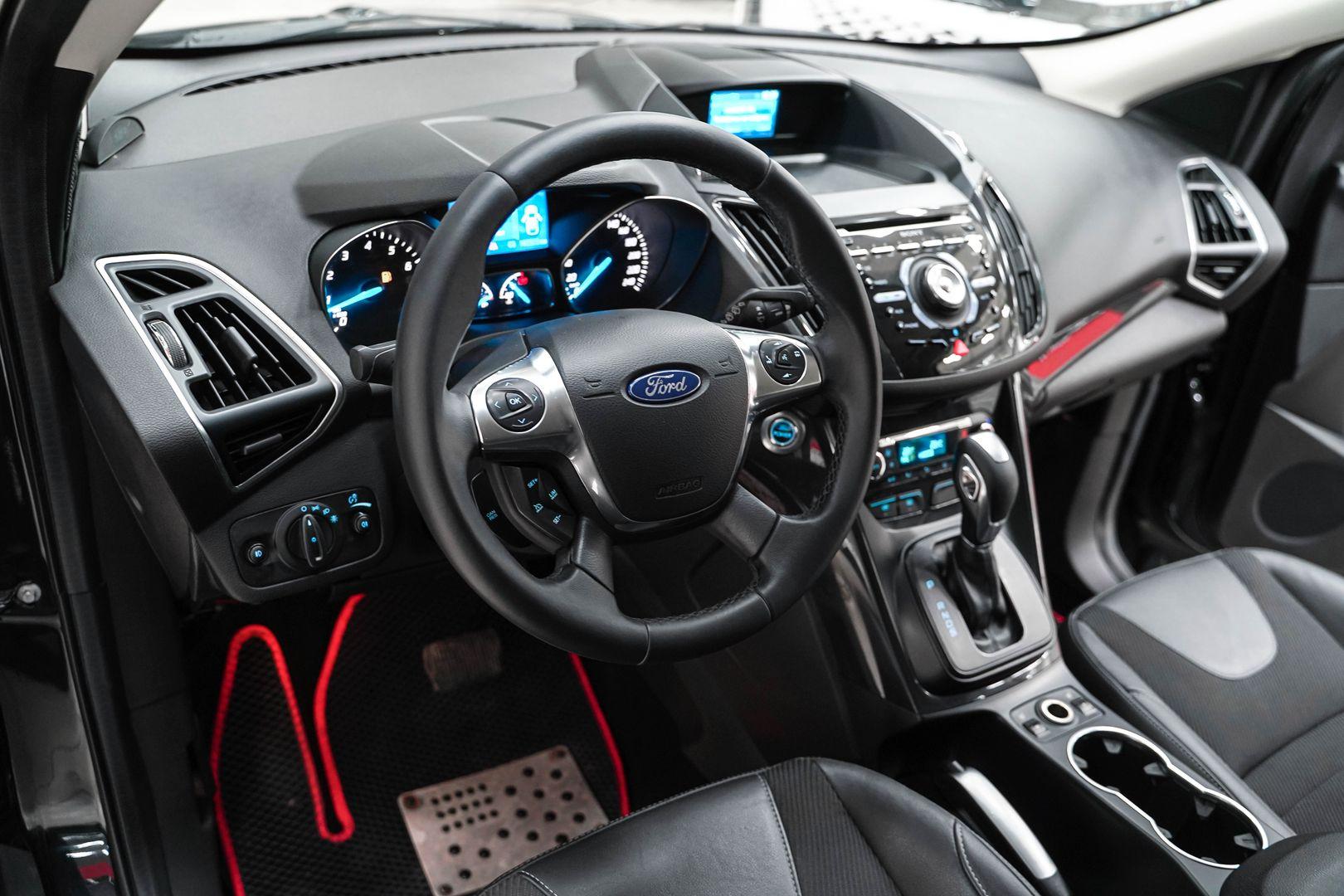 Ford Kuga 2013, черный, ДЦ Орехово