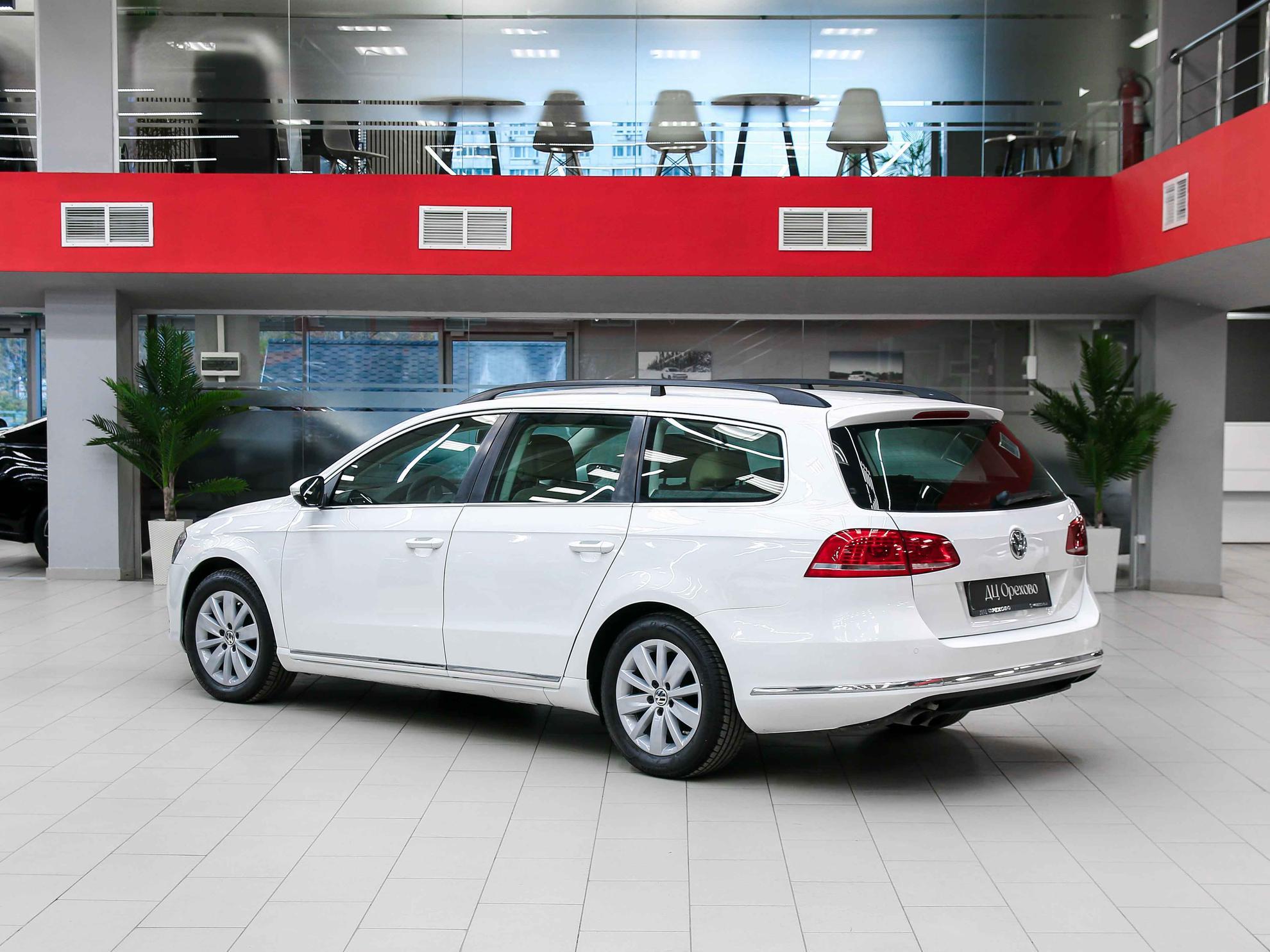Volkswagen Passat 2014, белый, ДЦ Орехово