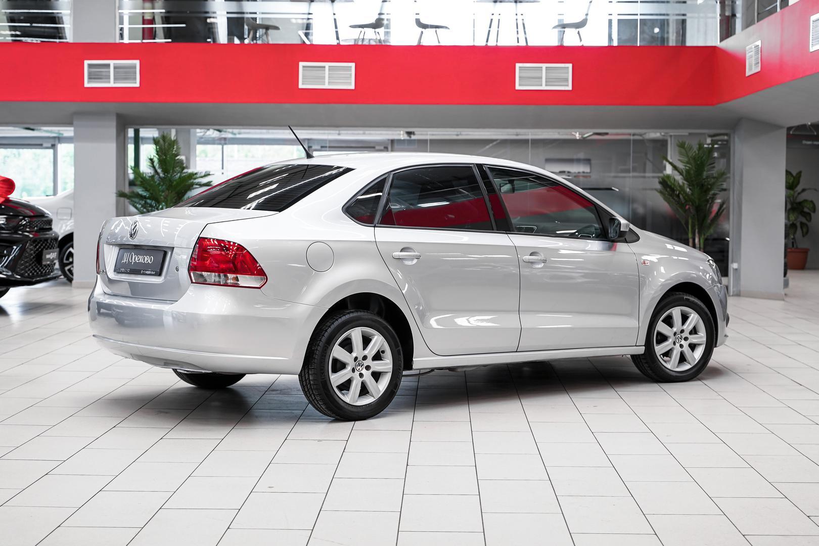Volkswagen Polo 2013, серебряный, ДЦ Орехово