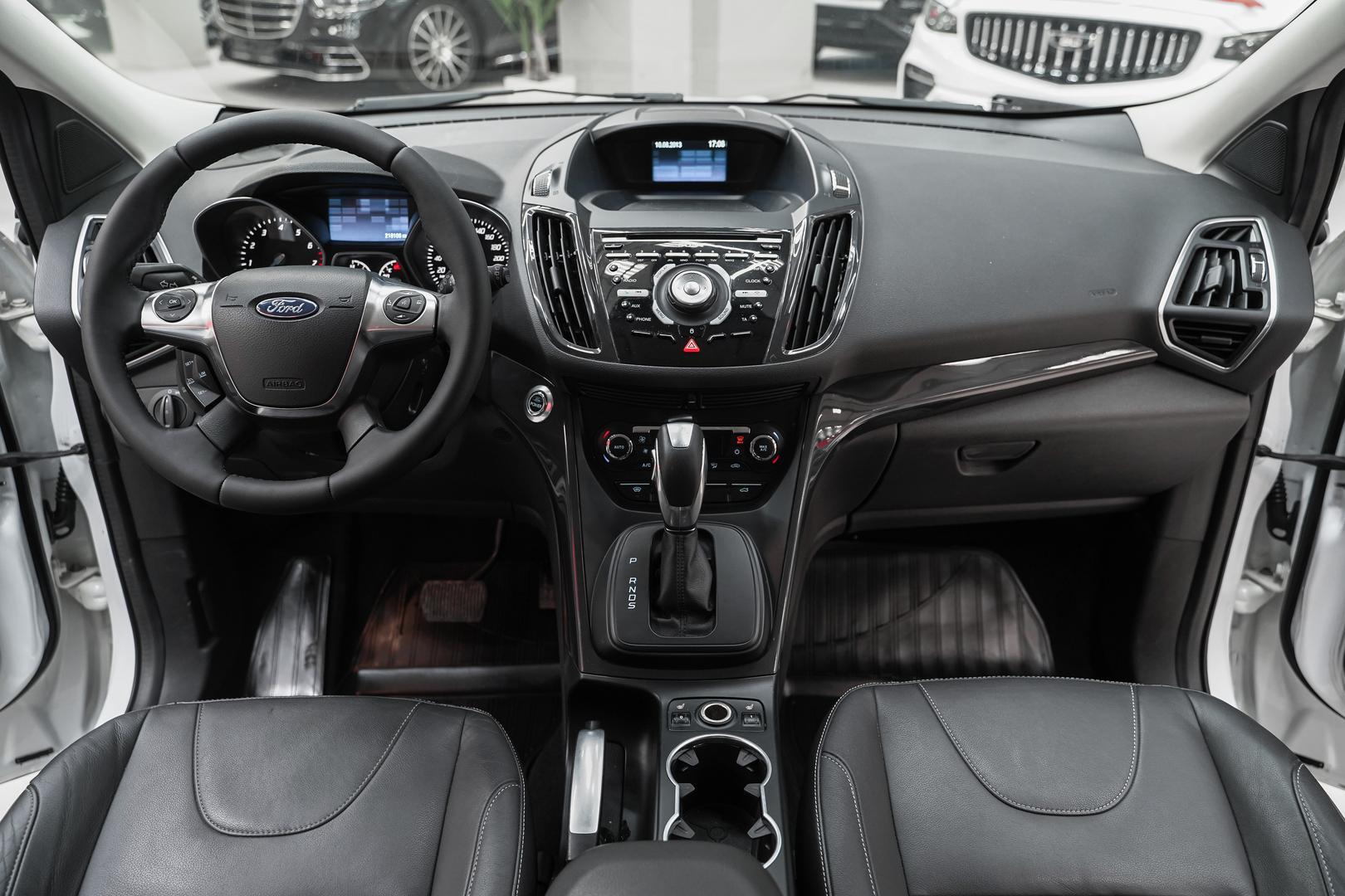 Ford Kuga 2013, белый, ДЦ Орехово