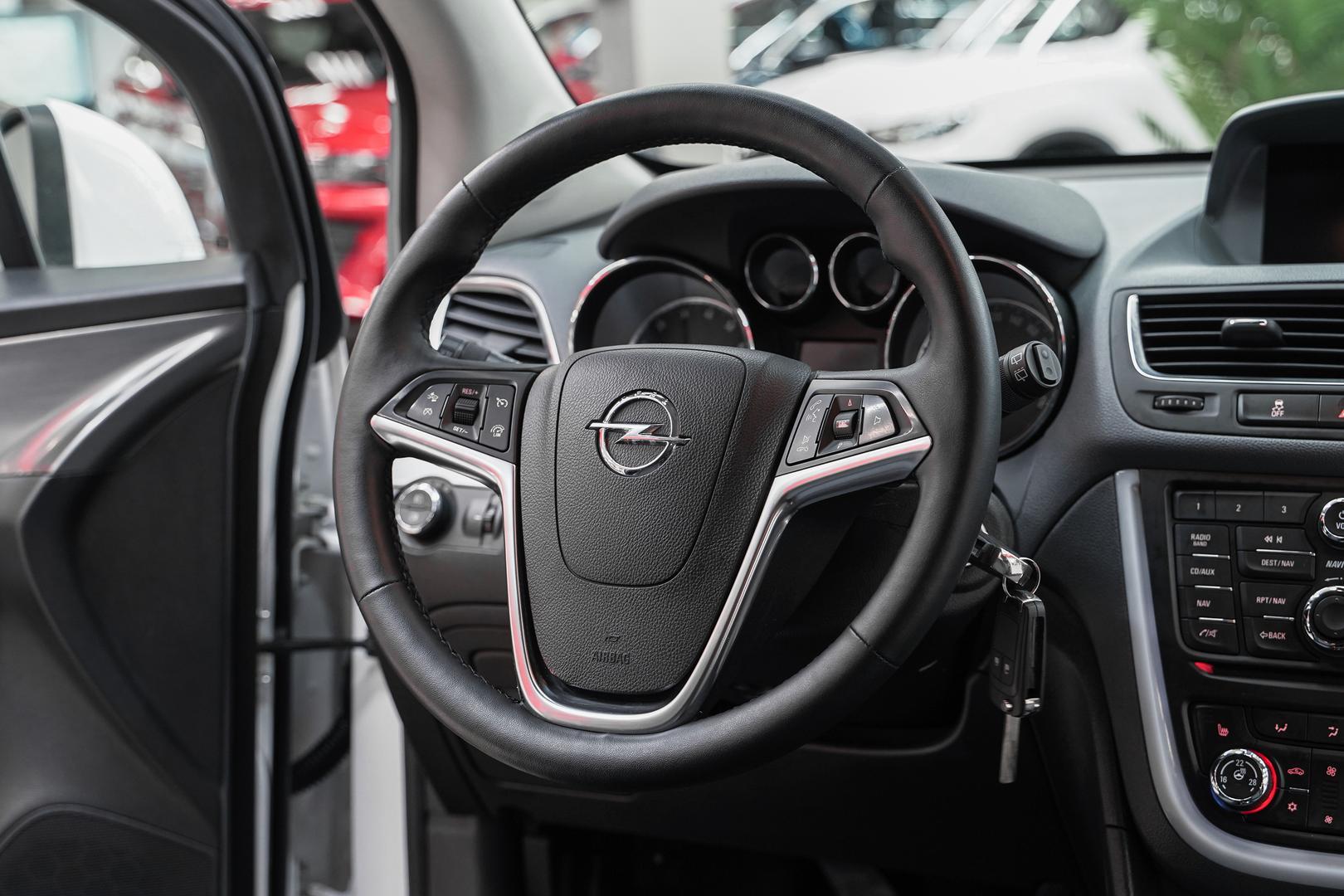 Opel Mokka 2013, белый, ДЦ Орехово