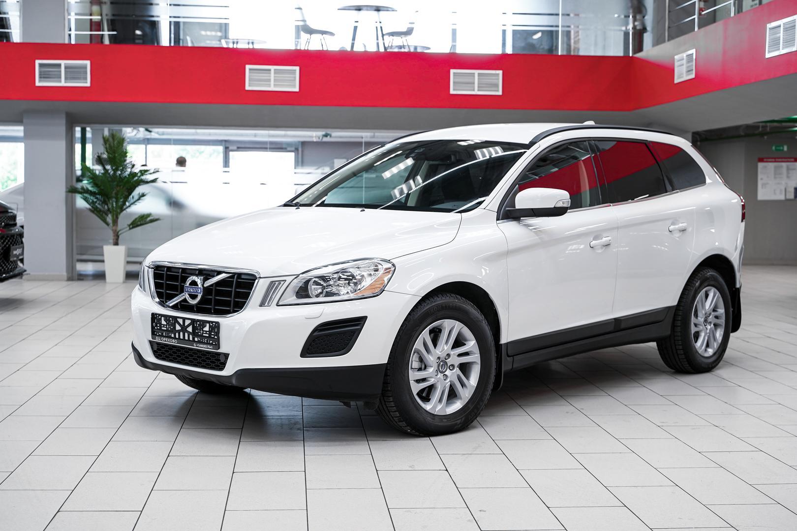 Volvo XC60 2012, белый, ДЦ Орехово
