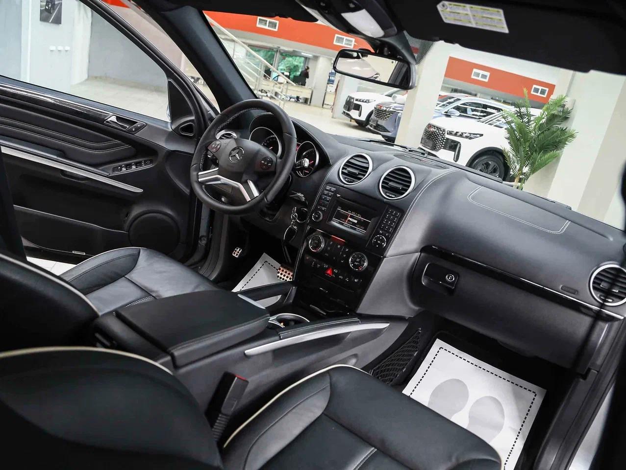 Mercedes-Benz M-Класс 2010, серый, ДЦ Орехово