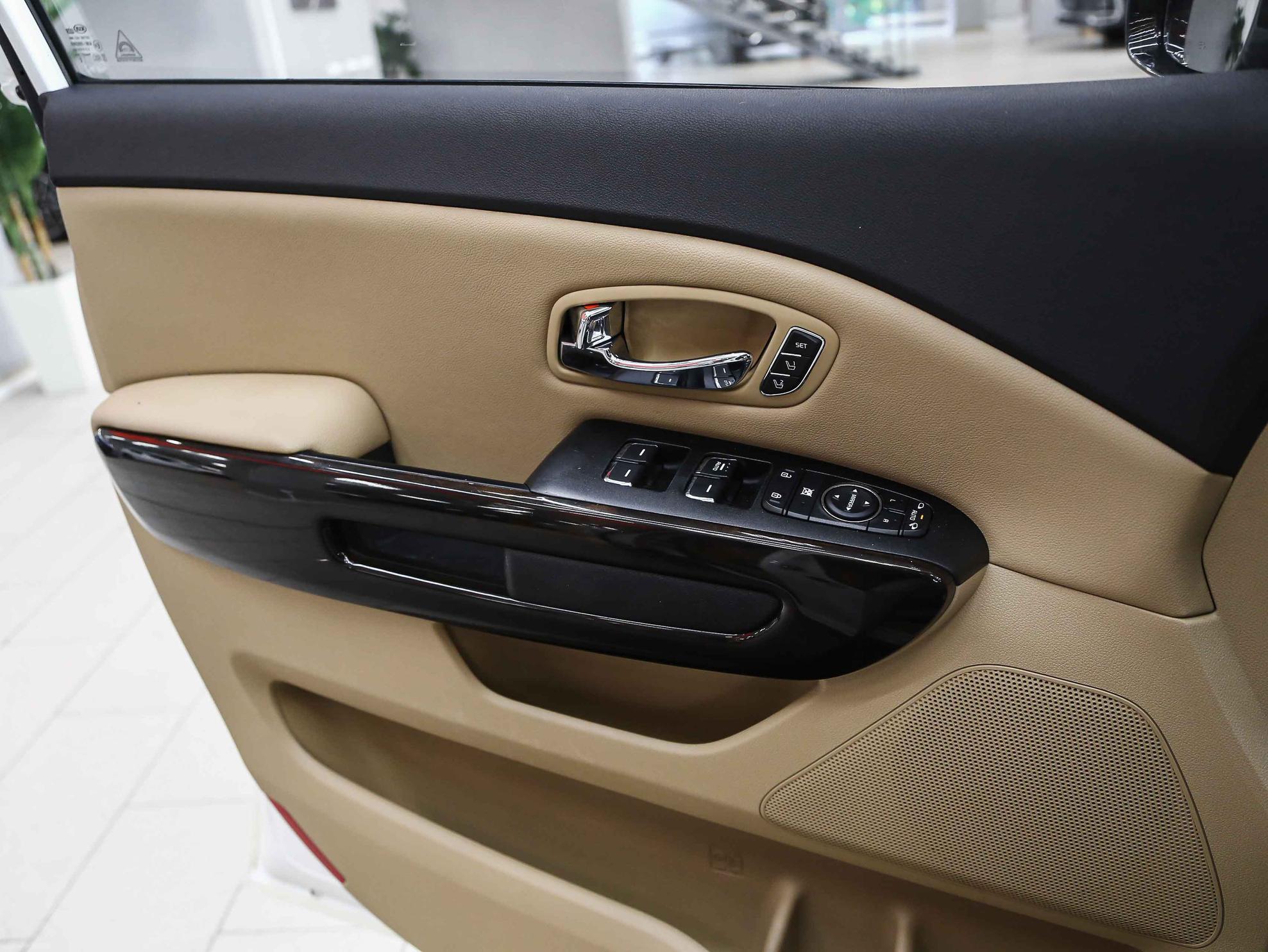 Kia Carnival 2019, белый, ДЦ Орехово