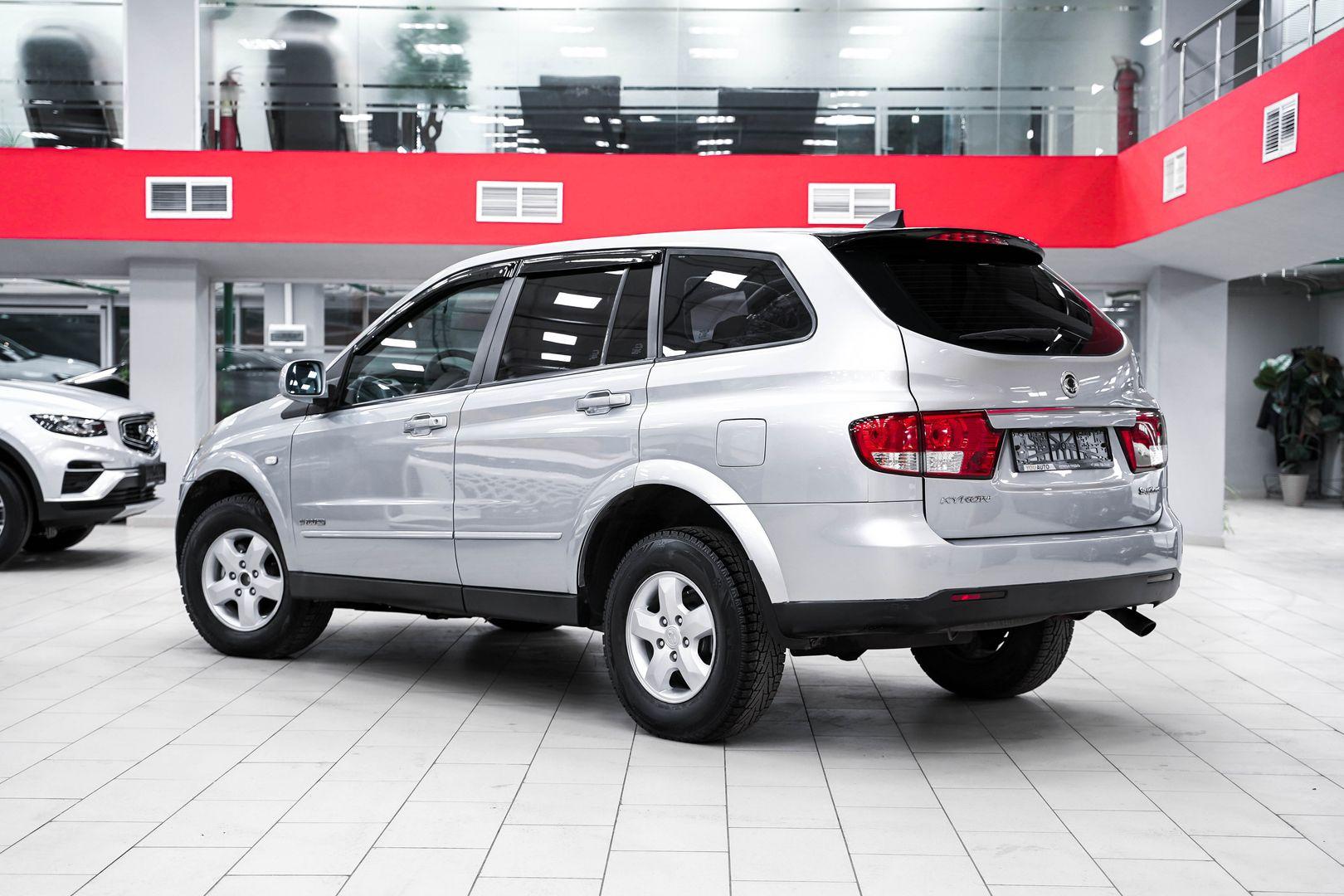 SsangYong Kyron 2010, серебряный, ДЦ Орехово