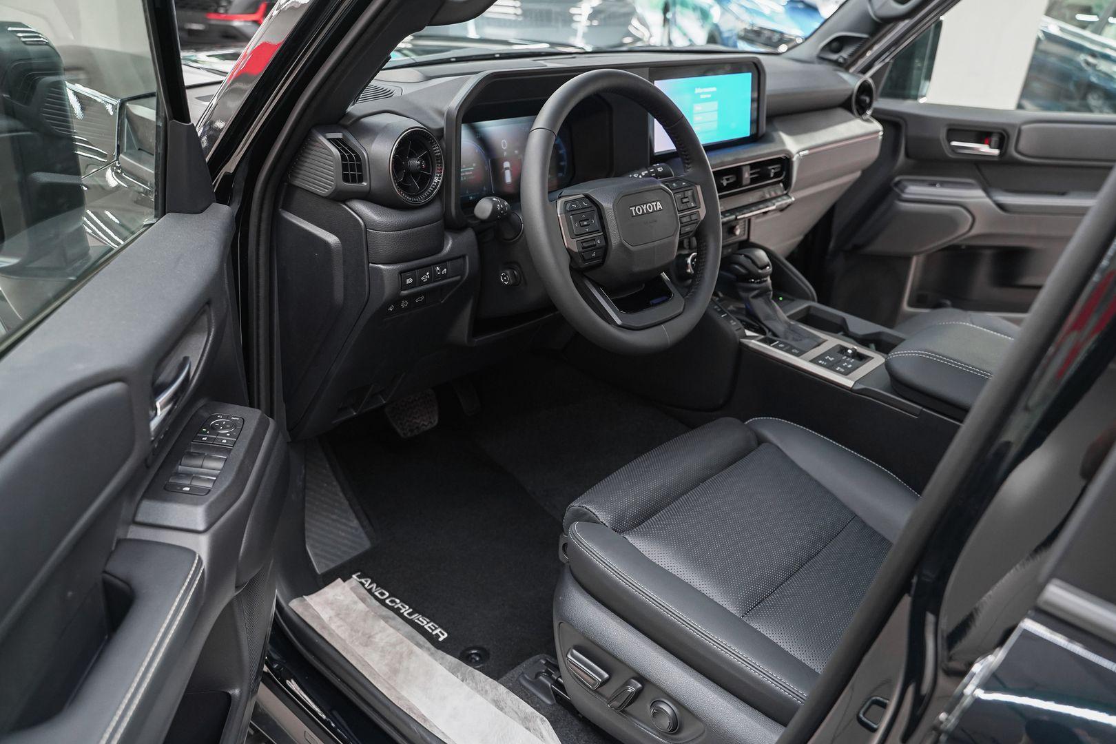 Toyota Land Cruiser Prado 2025, черный, ДЦ Орехово