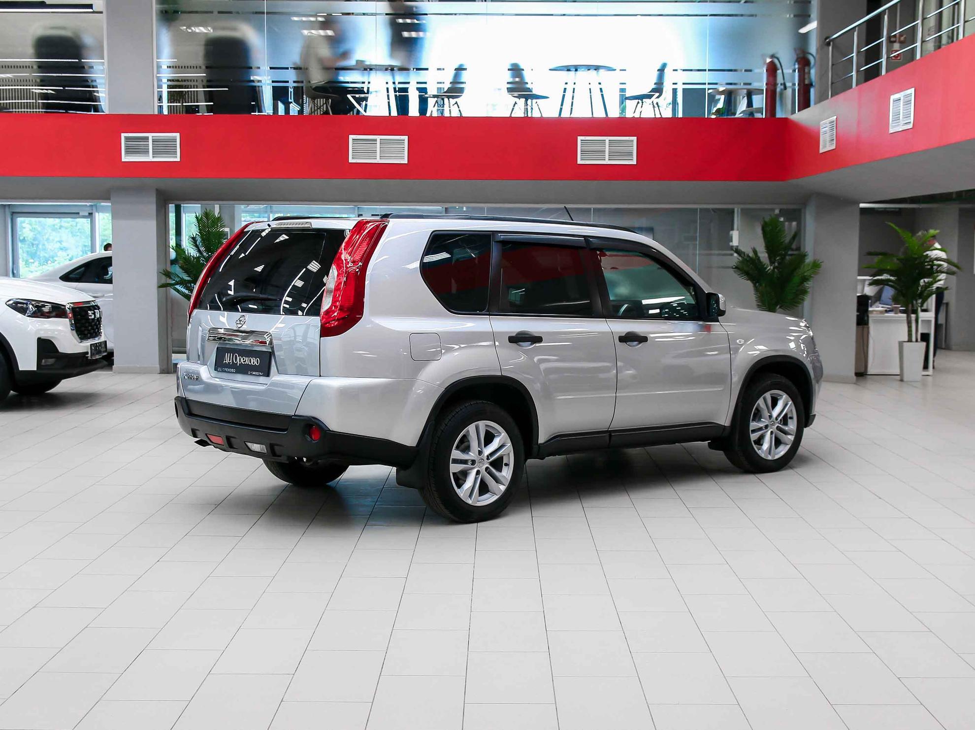 Nissan X-Trail 2011, серебряный, ДЦ Орехово