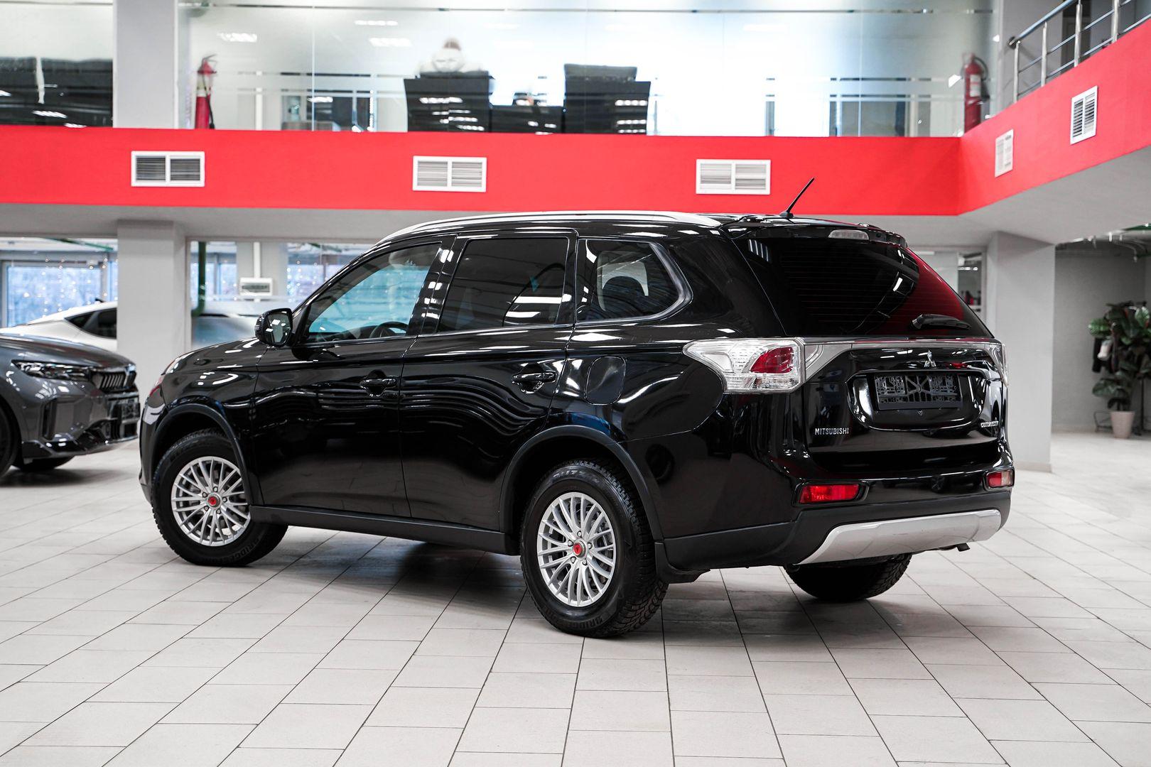 Mitsubishi Outlander 2014, черный, ДЦ Орехово