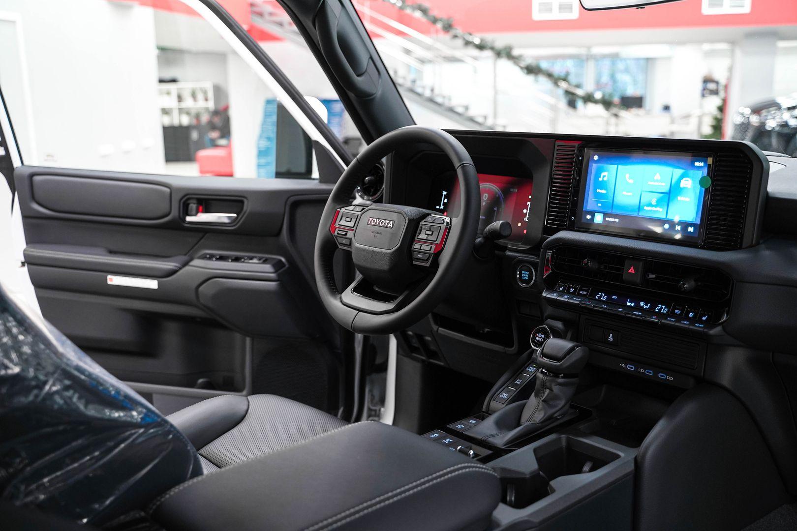 Toyota Land Cruiser Prado 2024, белый, ДЦ Орехово
