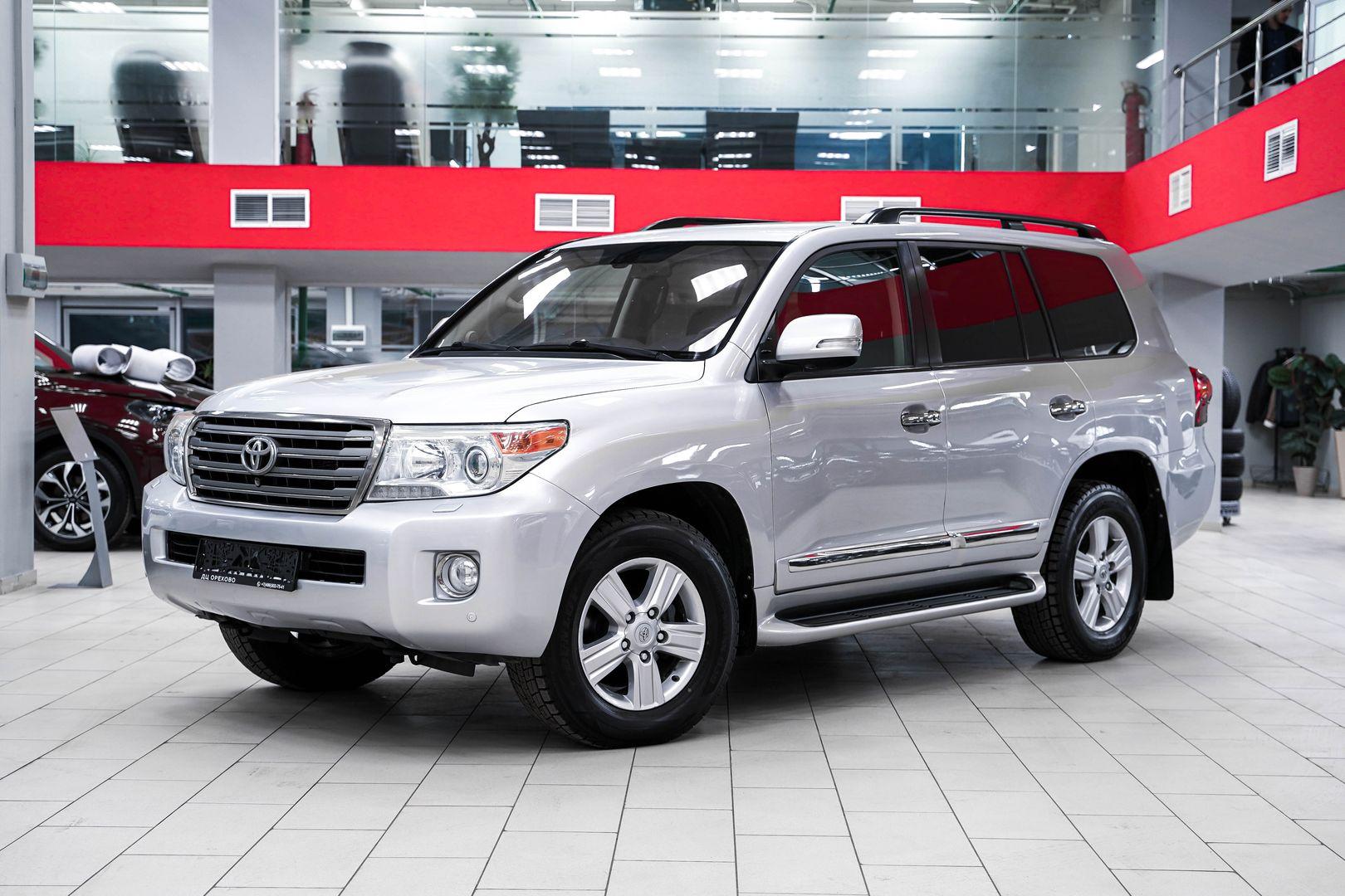 Toyota Land Cruiser 2013, серебряный, ДЦ Орехово