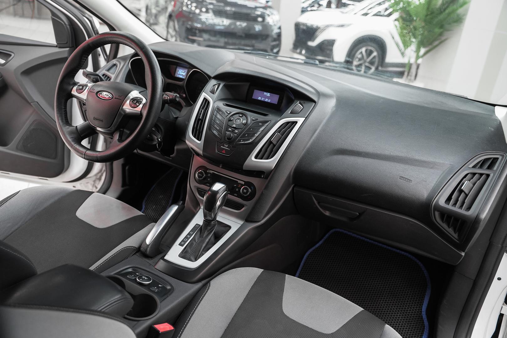 Ford Focus 2012, белый, ДЦ Орехово