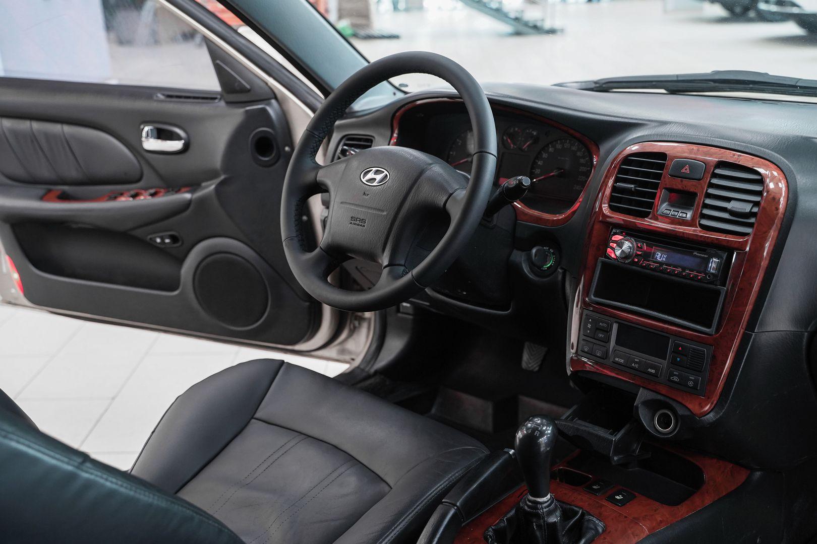 Hyundai Sonata 2004, бежевый, ДЦ Орехово