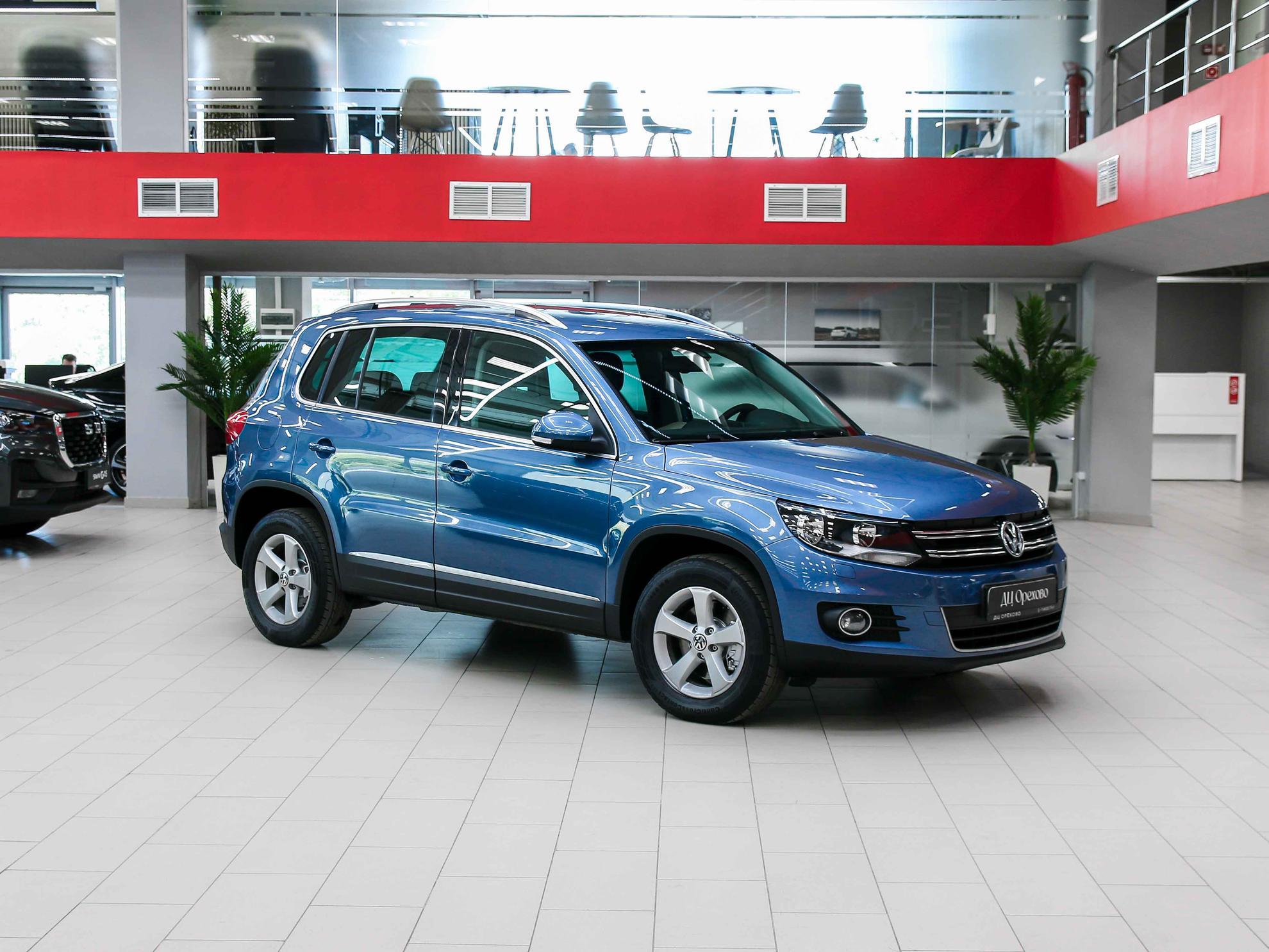 Volkswagen Tiguan 2012, синий, ДЦ Орехово