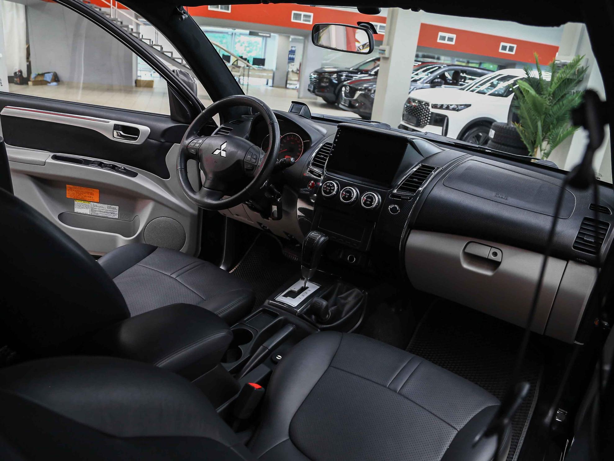 Mitsubishi Pajero Sport 2011, черный, ДЦ Орехово