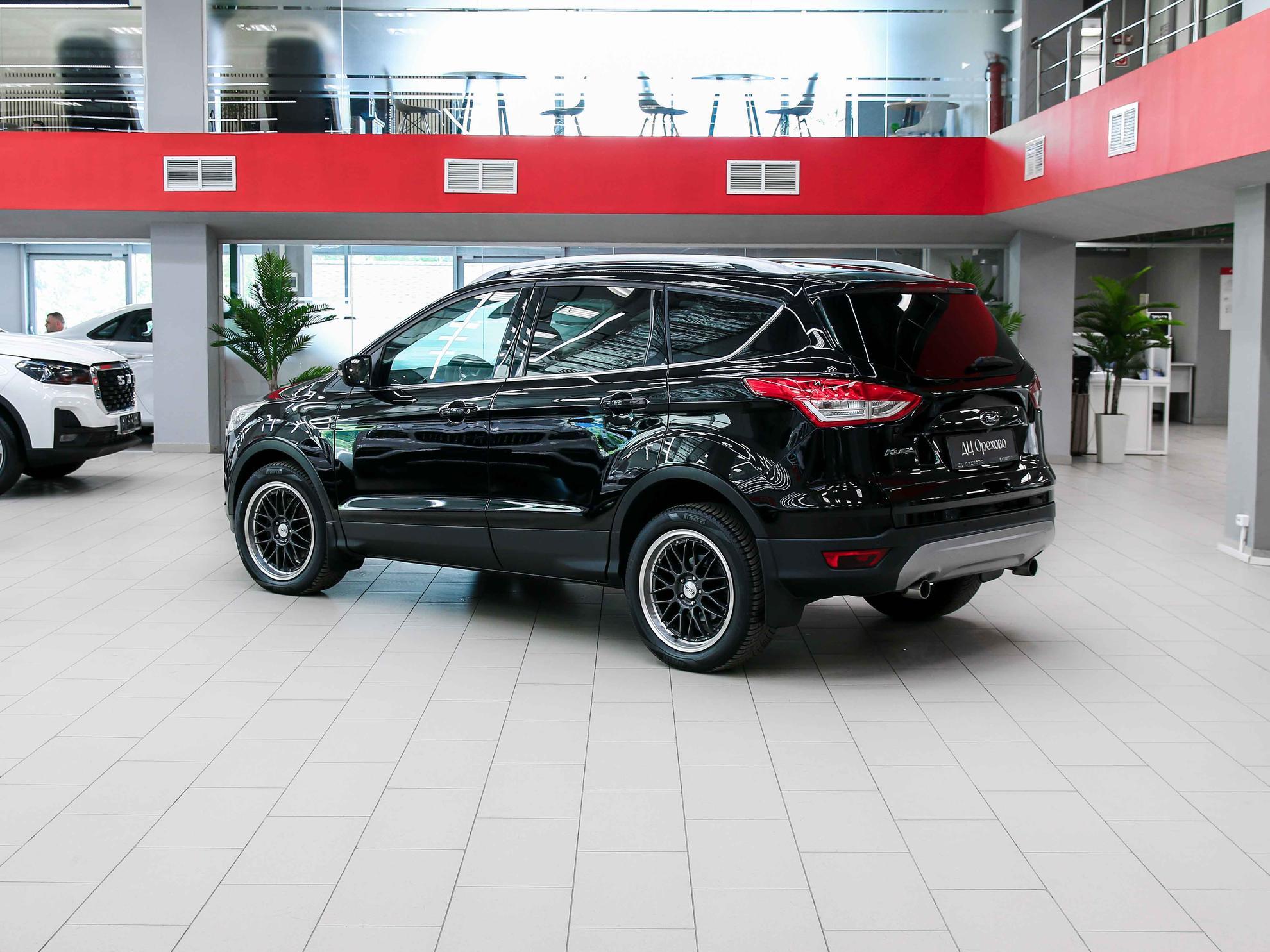 Ford Kuga 2013, черный, ДЦ Орехово