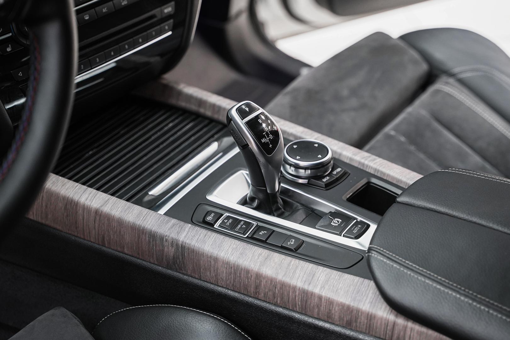 BMW X5 2015, белый, ДЦ Орехово