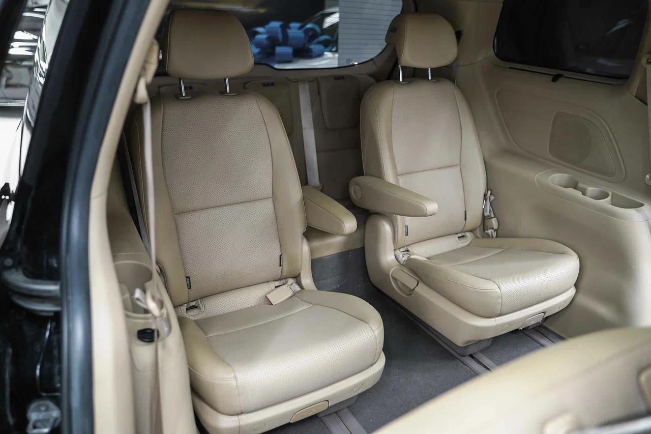 Kia Carnival 2019, черный, ДЦ Орехово