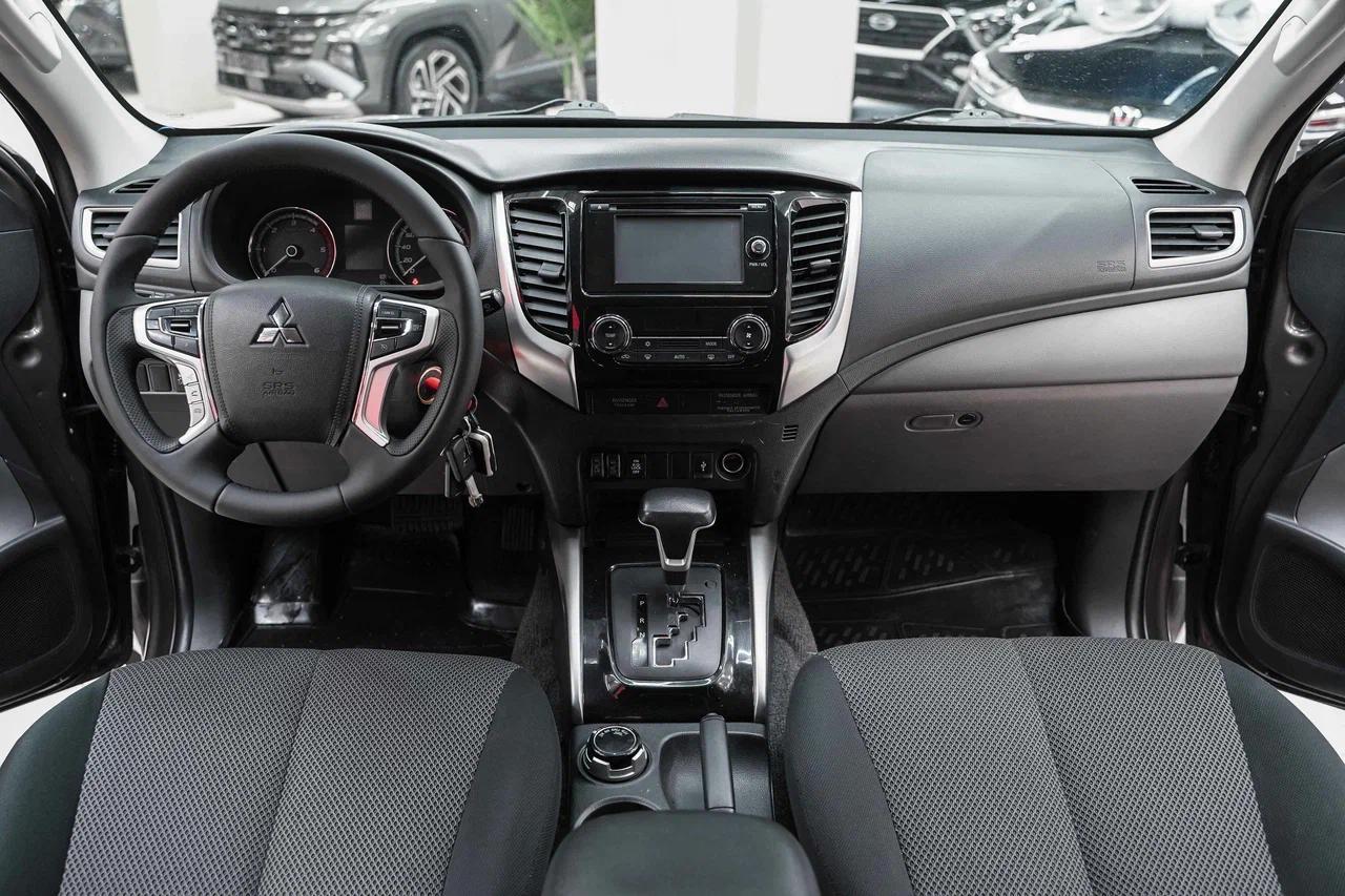Mitsubishi L200 2017, коричневый, ДЦ Орехово