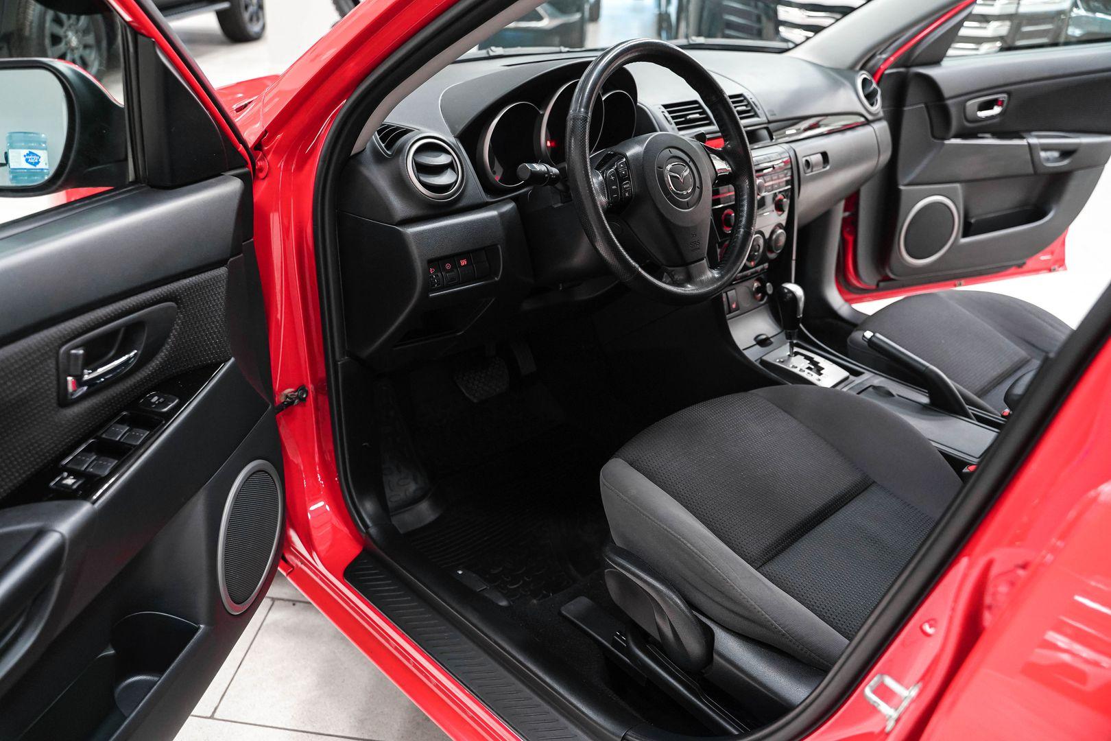 Mazda 3 2008, красный, ДЦ Орехово