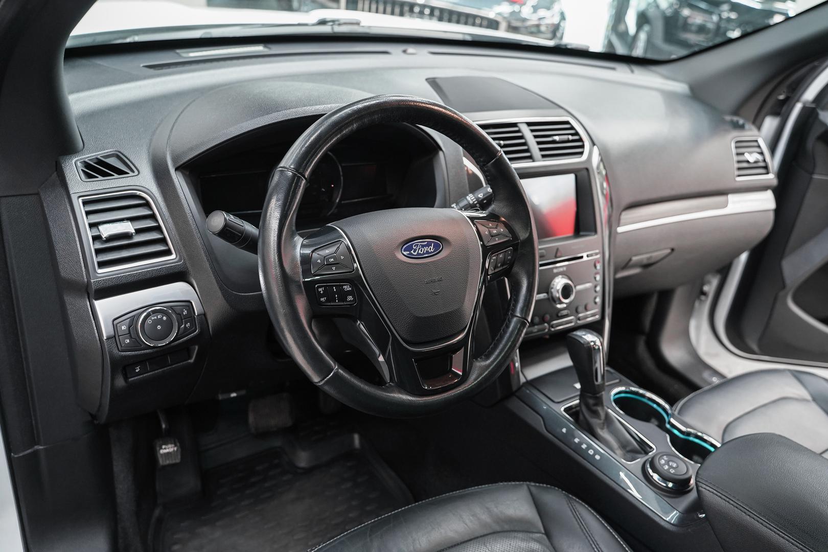 Ford Explorer 2017, белый, ДЦ Орехово