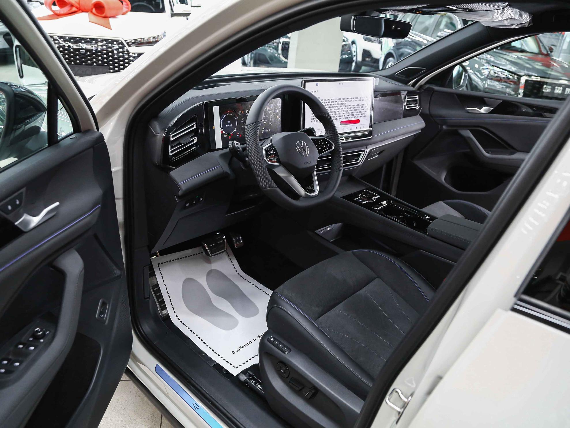 Volkswagen Tiguan 2026, серый, ДЦ Орехово