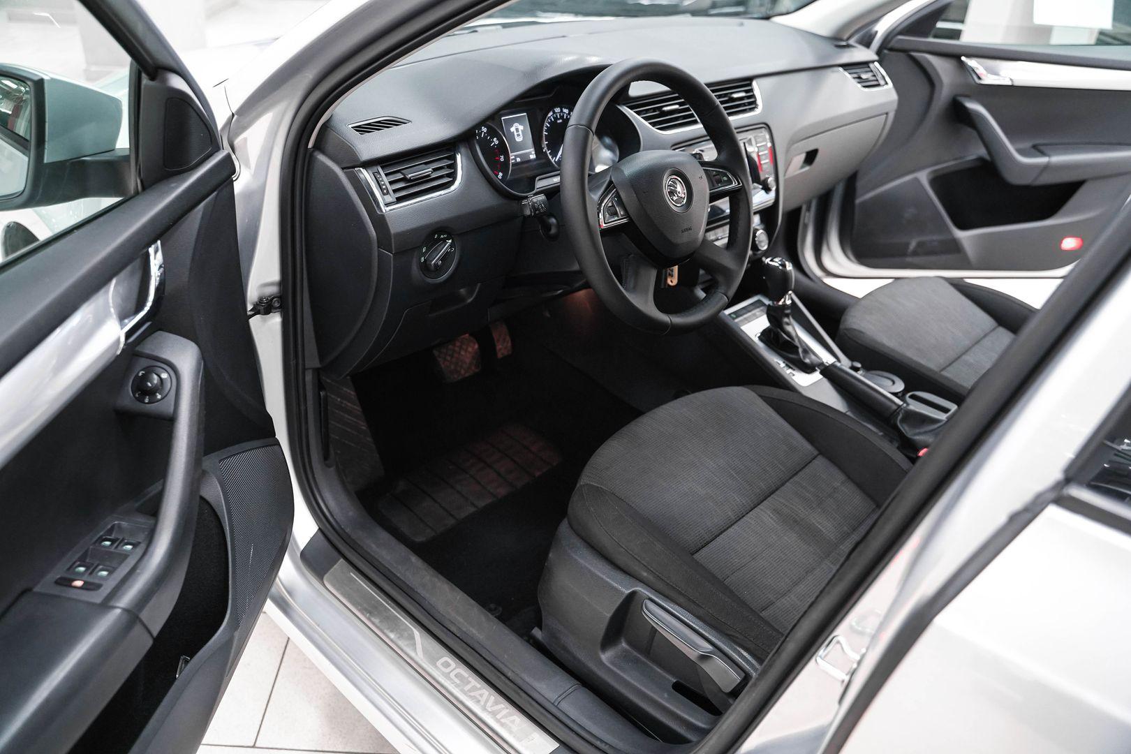 Skoda Octavia 2013, серебряный, ДЦ Орехово