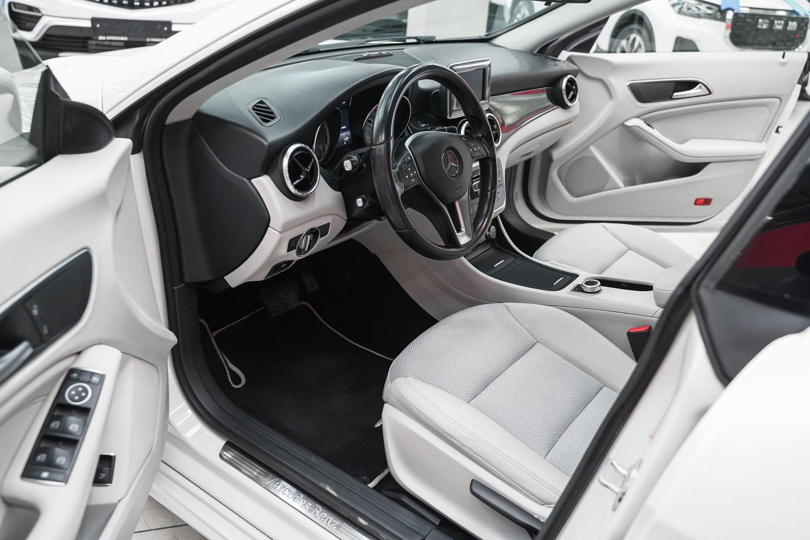 Mercedes-Benz CLA 2014, белый, ДЦ Орехово